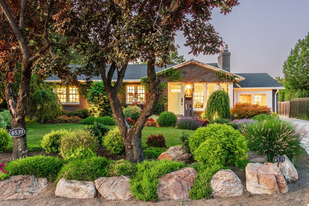 Photo of 4539 S WILLOW RD, Holladay, UT 84117 (MLS # 2164951)