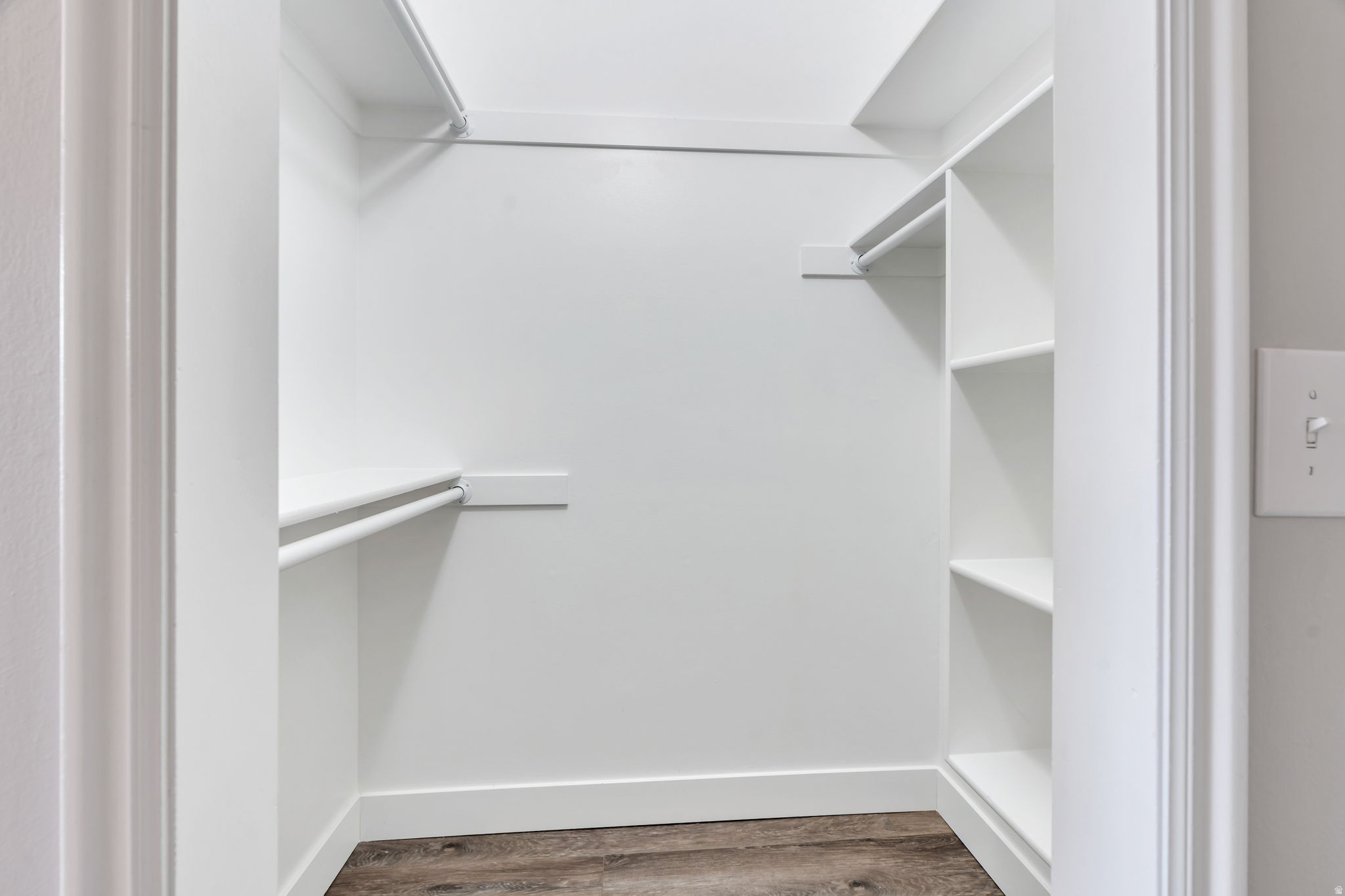 COUNTRYSIDE SQUARE - Residential