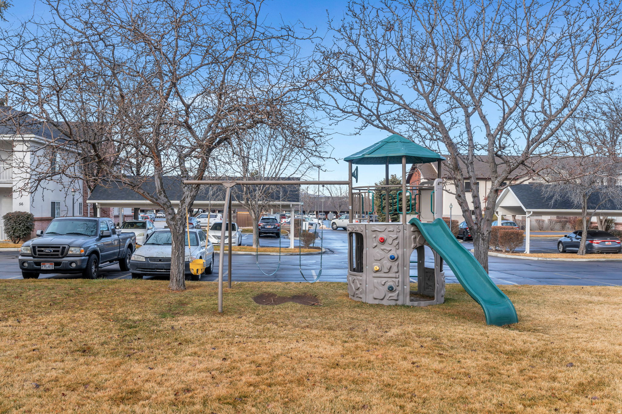 COUNTRYSIDE SQUARE - Residential