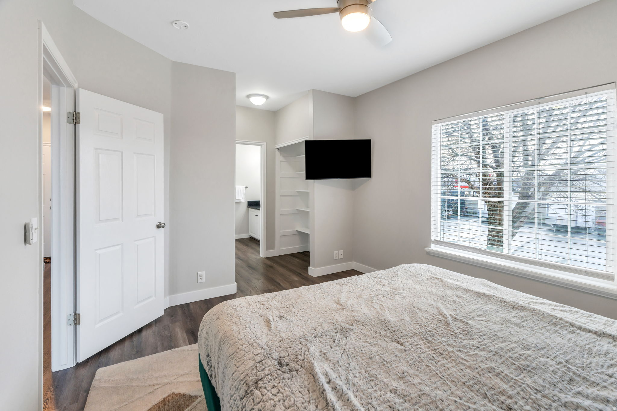 COUNTRYSIDE SQUARE - Residential