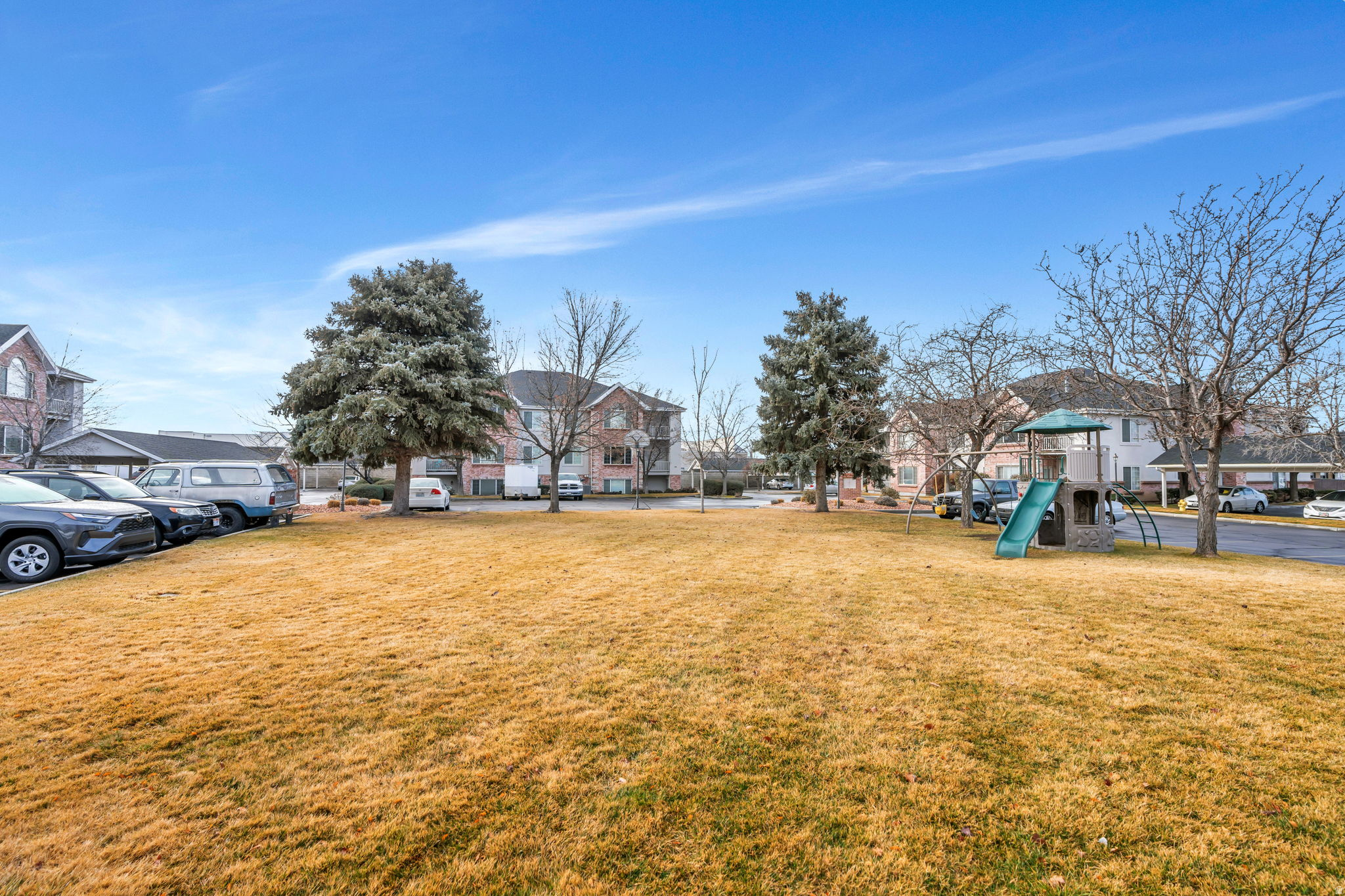 COUNTRYSIDE SQUARE - Residential