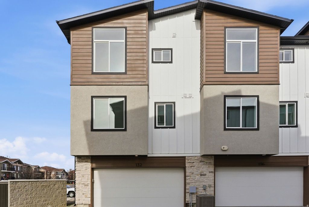 Photo of 136 CHAMBORD CT E, Sandy, UT 84070 (MLS # 2133017)