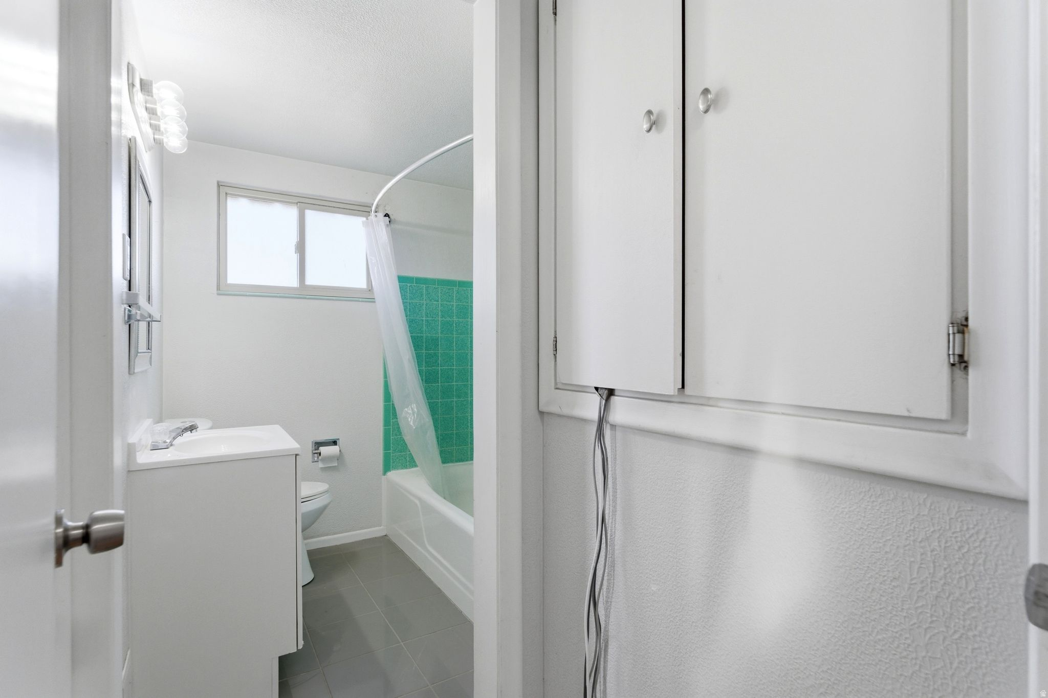 GOLDEN ACRES - Residential