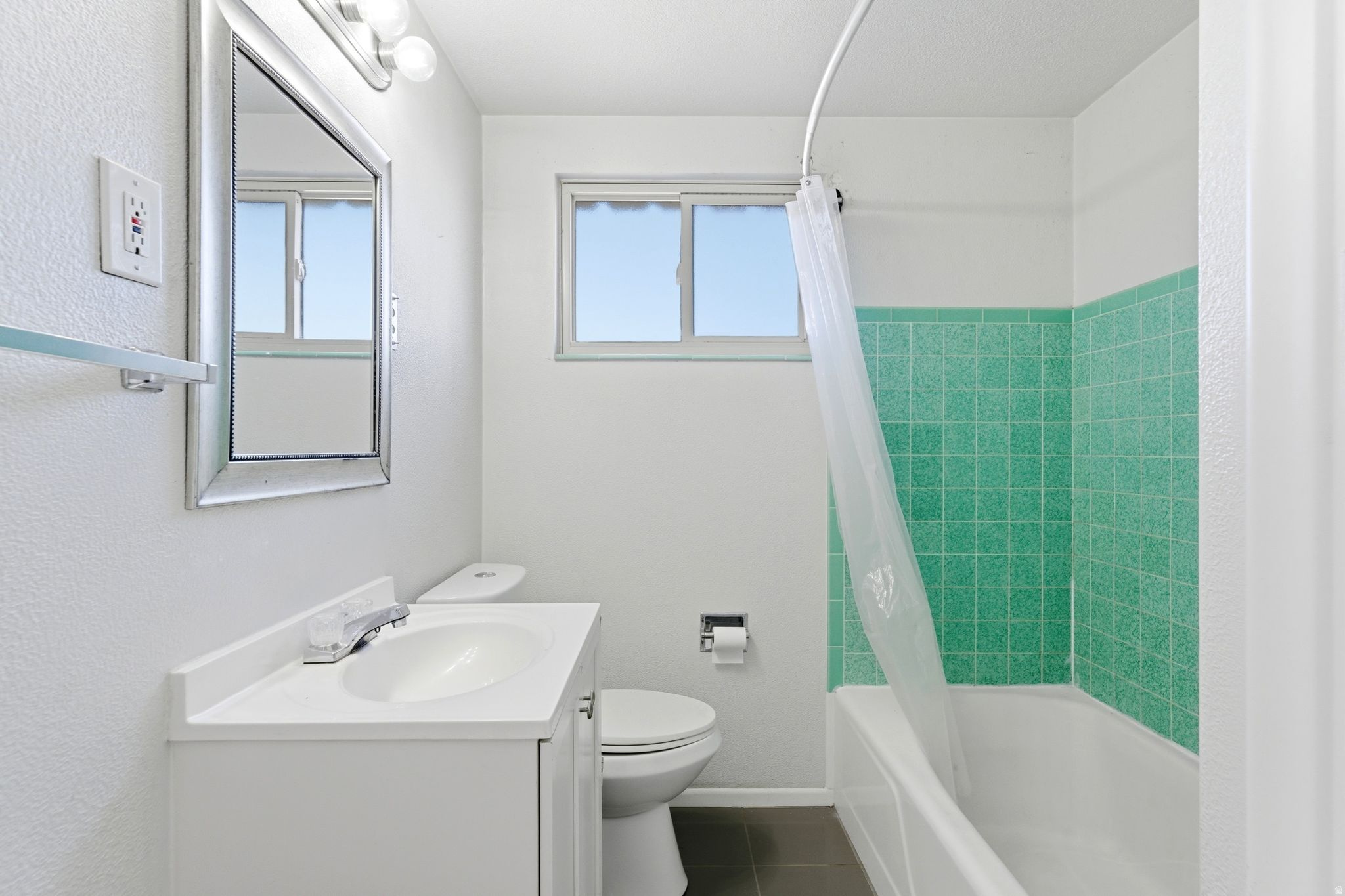 GOLDEN ACRES - Residential