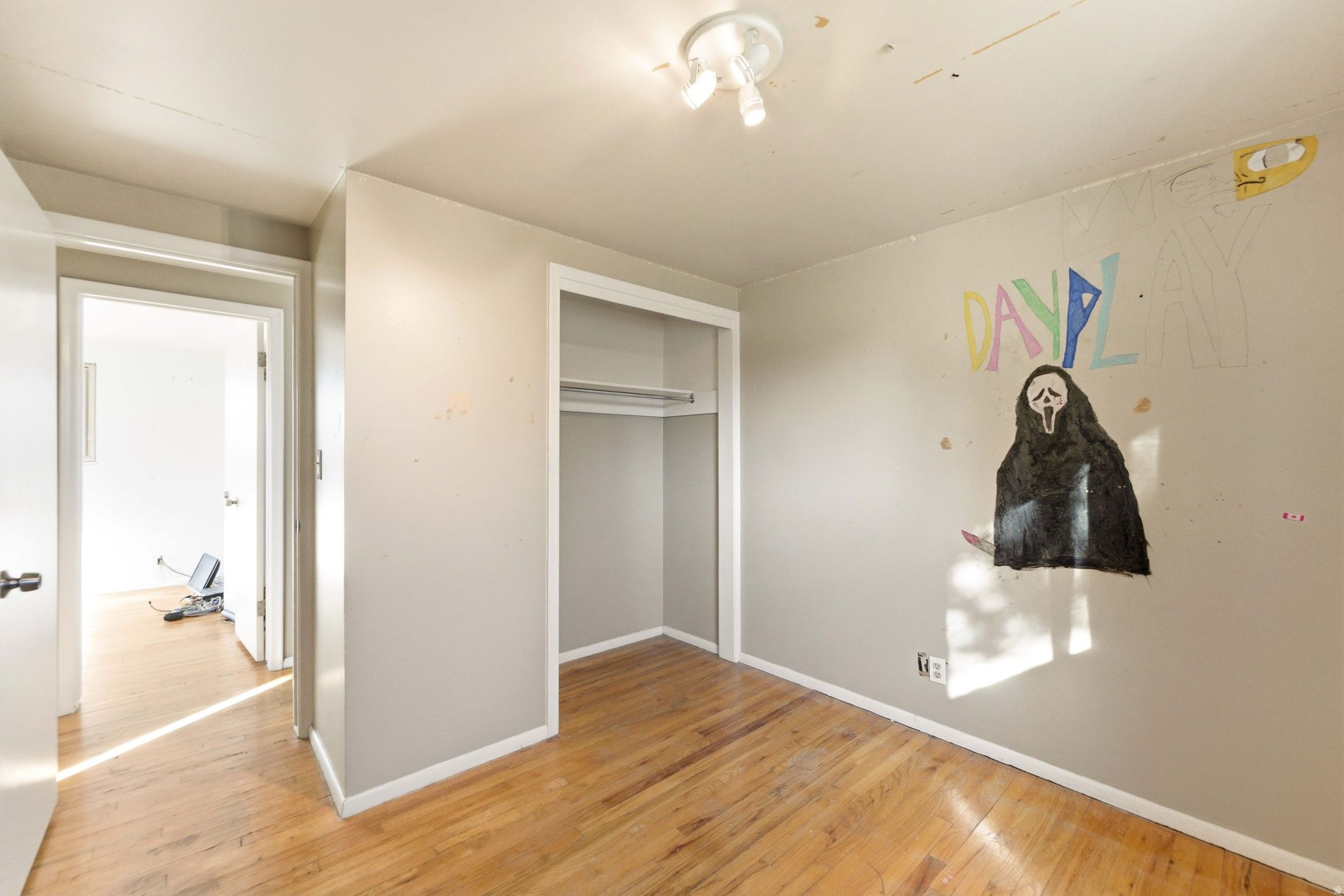 GOLDEN ACRES - Residential