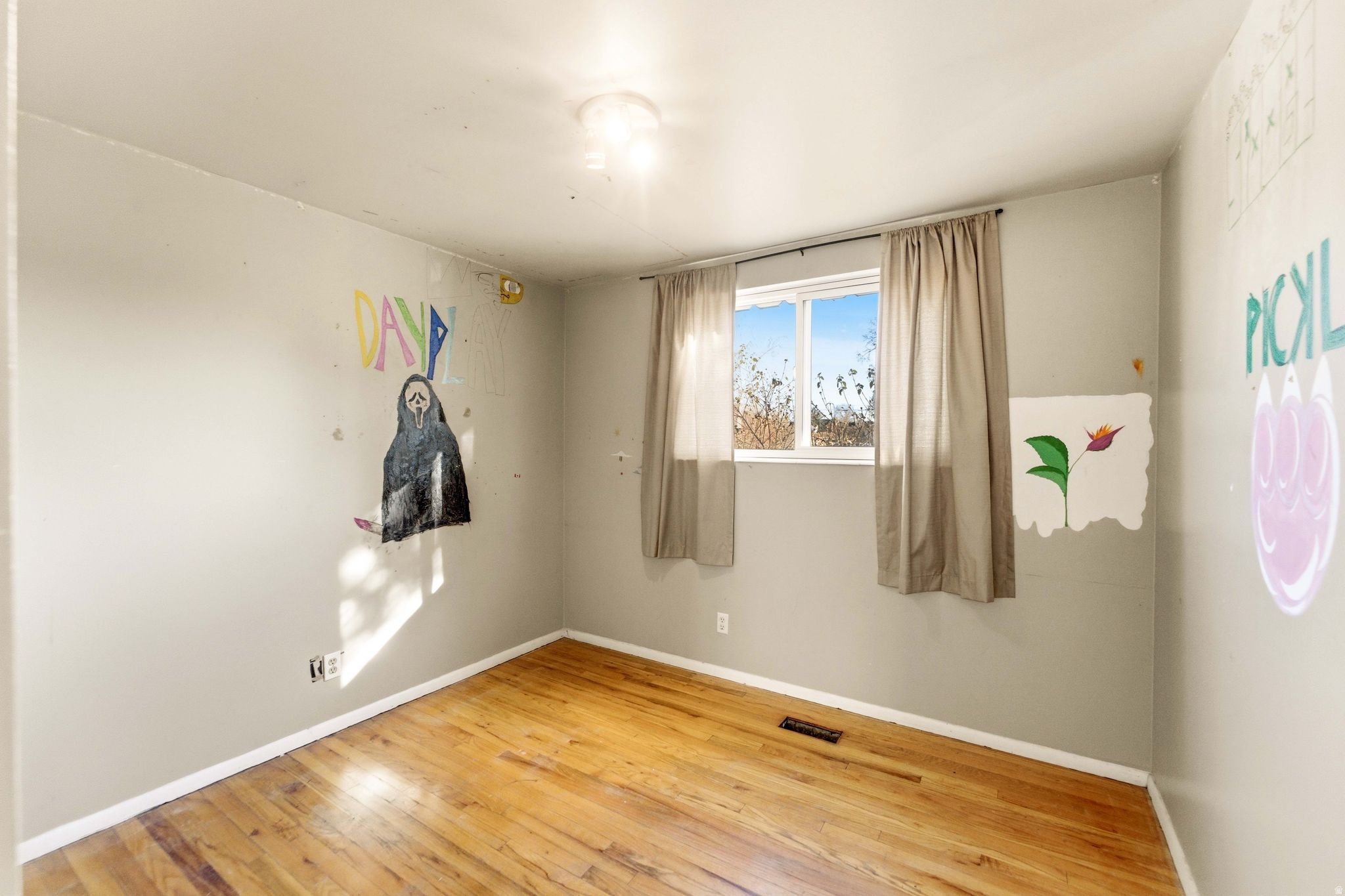 GOLDEN ACRES - Residential