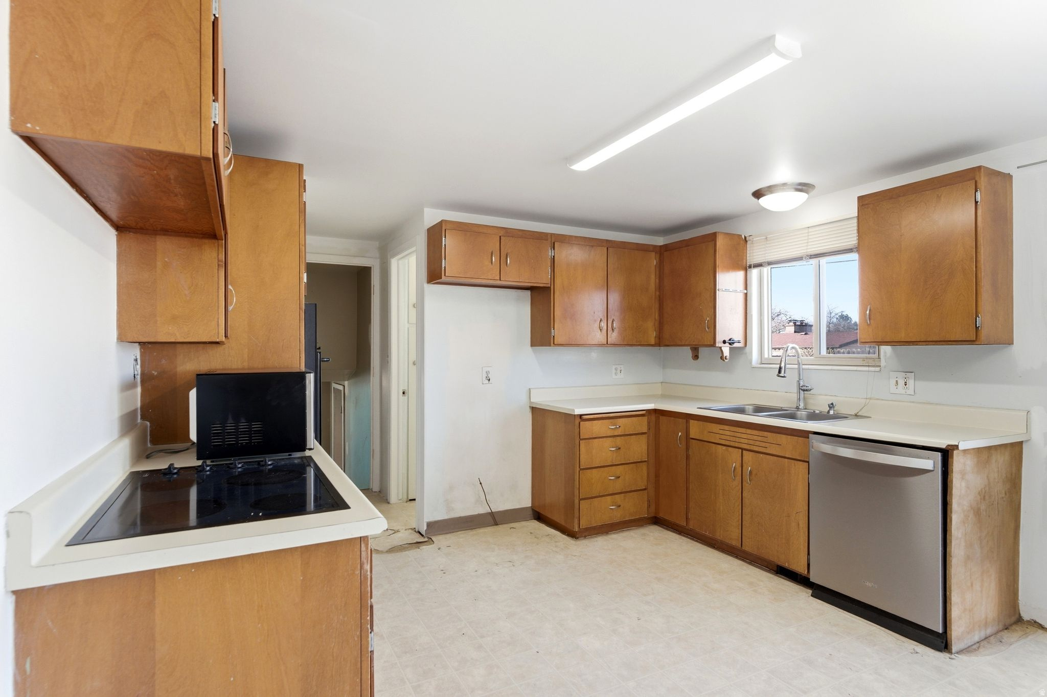 GOLDEN ACRES - Residential