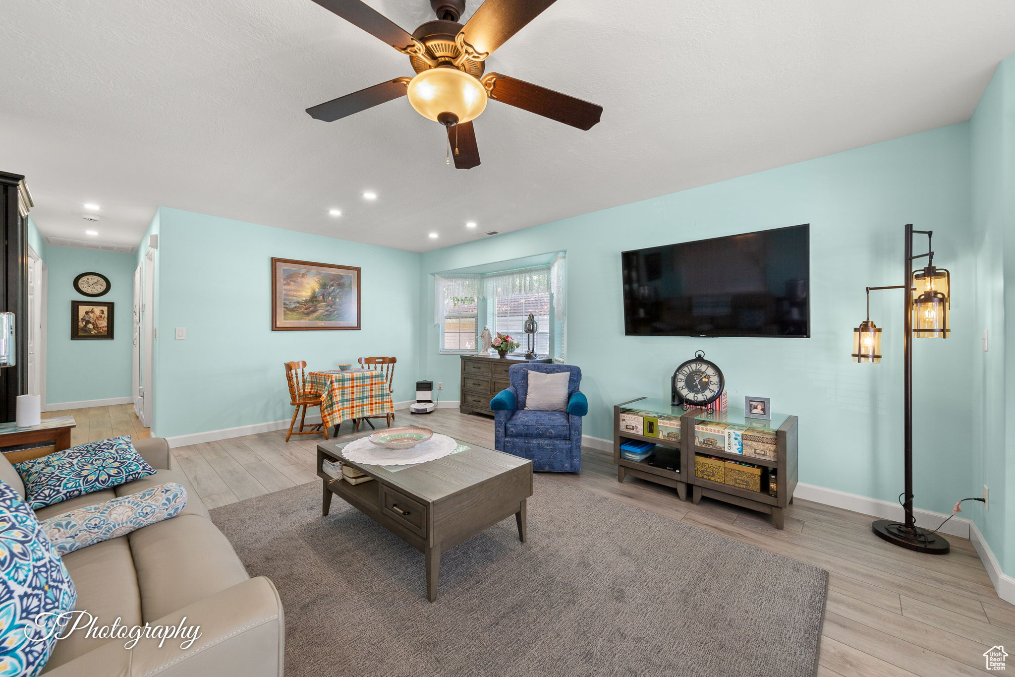 KINGS ROW EST - Residential