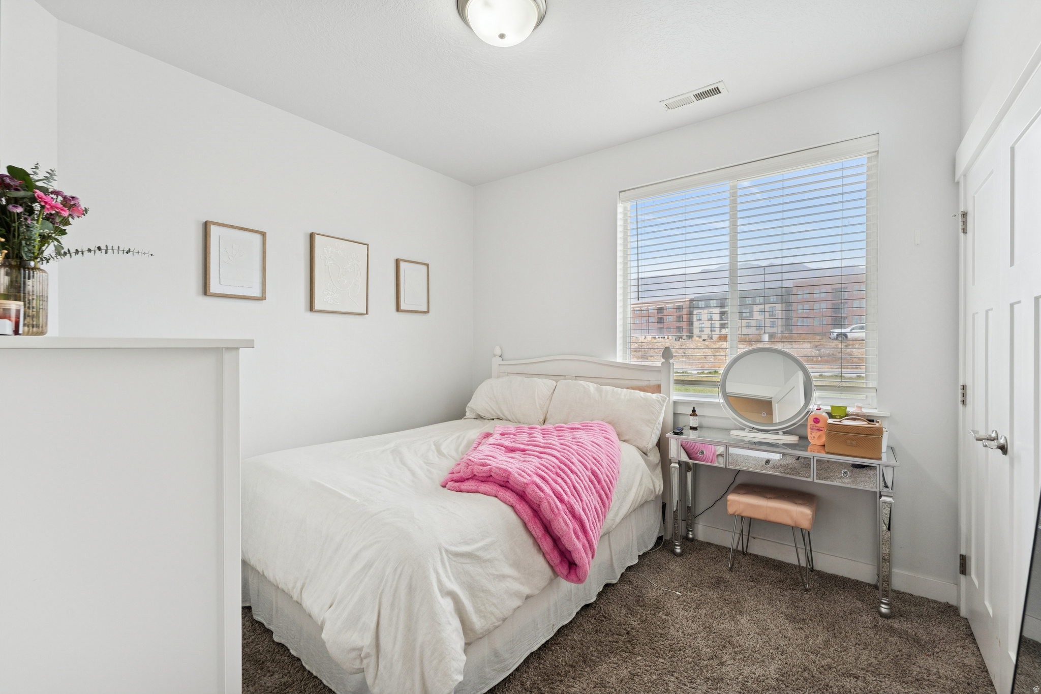 LAKE FRONT - Residential