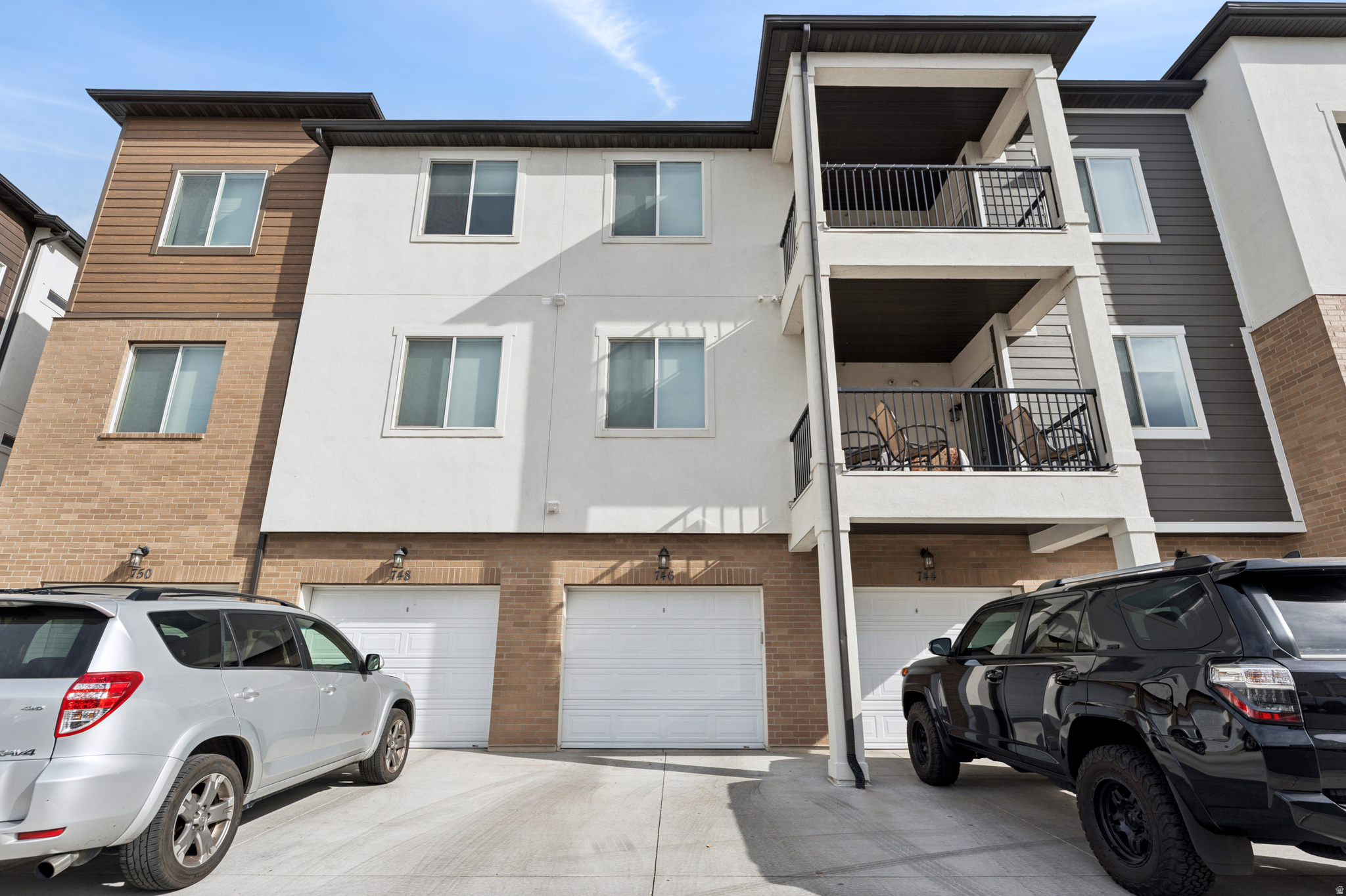 LAKE FRONT - Residential