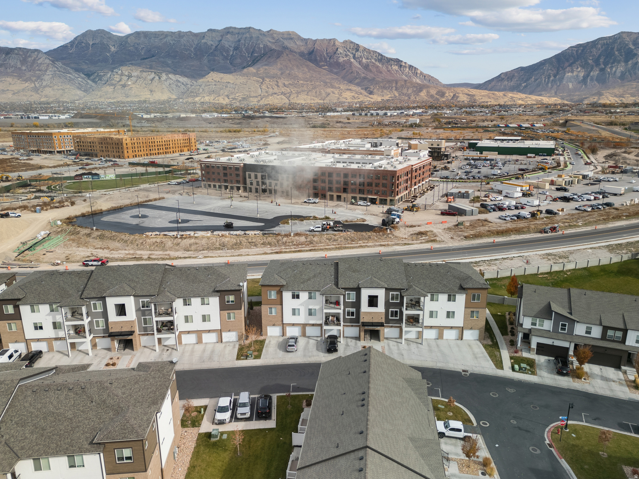 LAKE FRONT - Residential