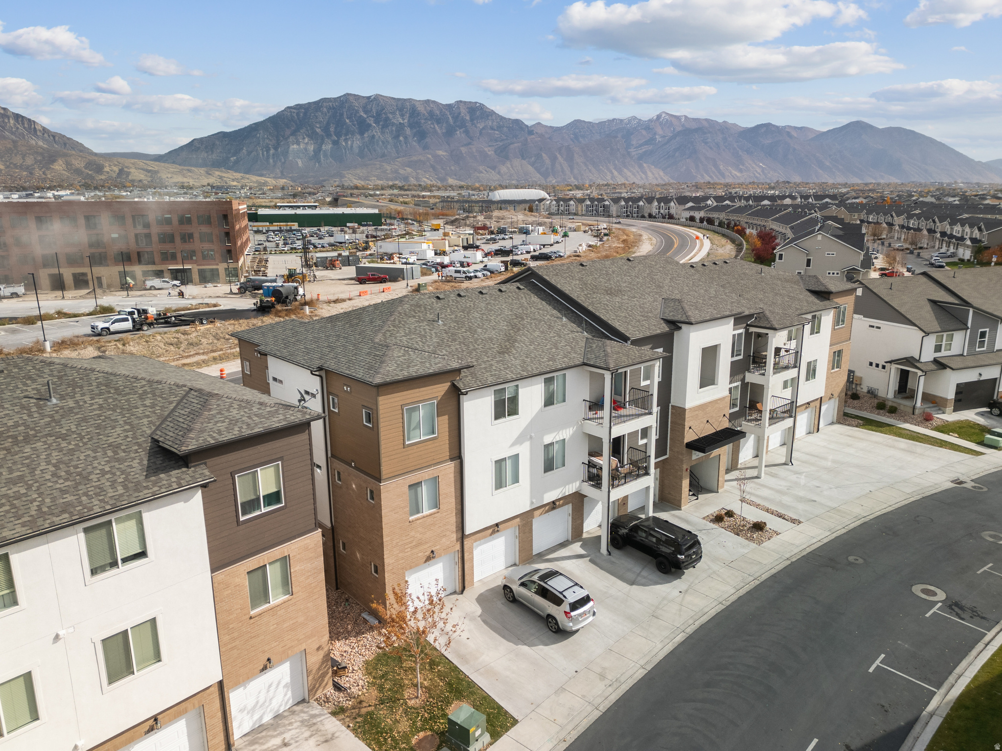 LAKE FRONT - Residential