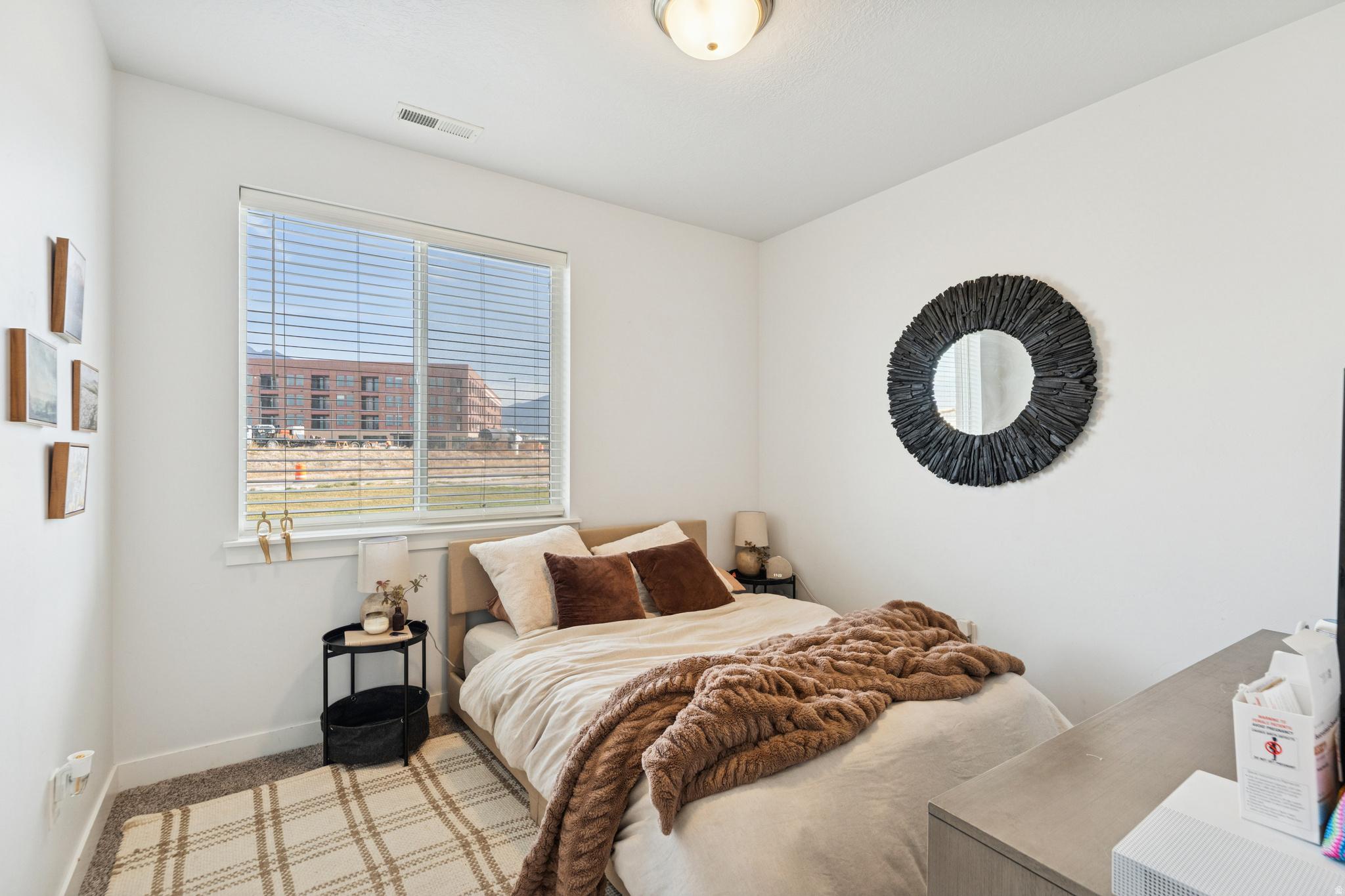 LAKE FRONT - Residential