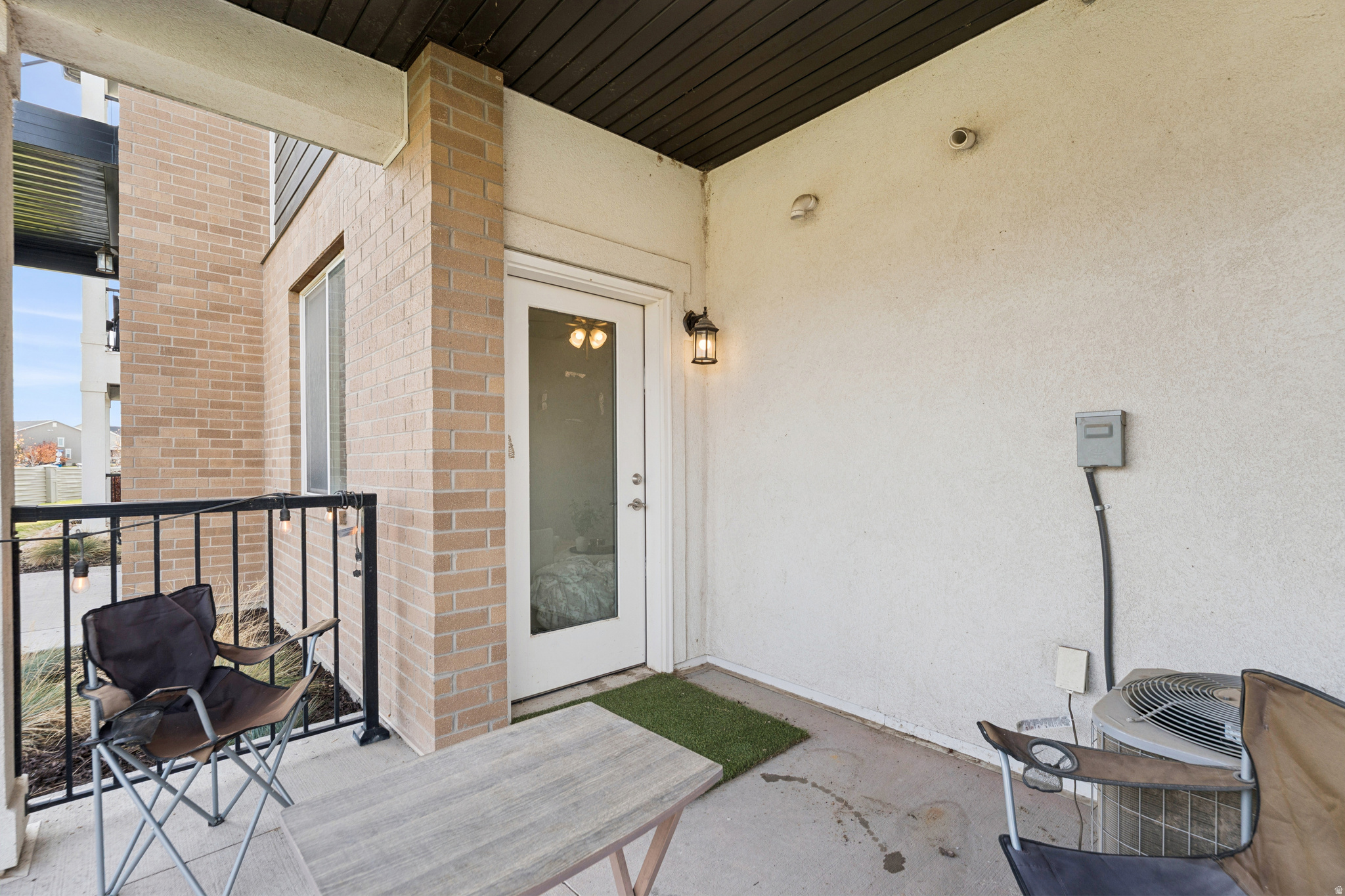 LAKE FRONT - Residential