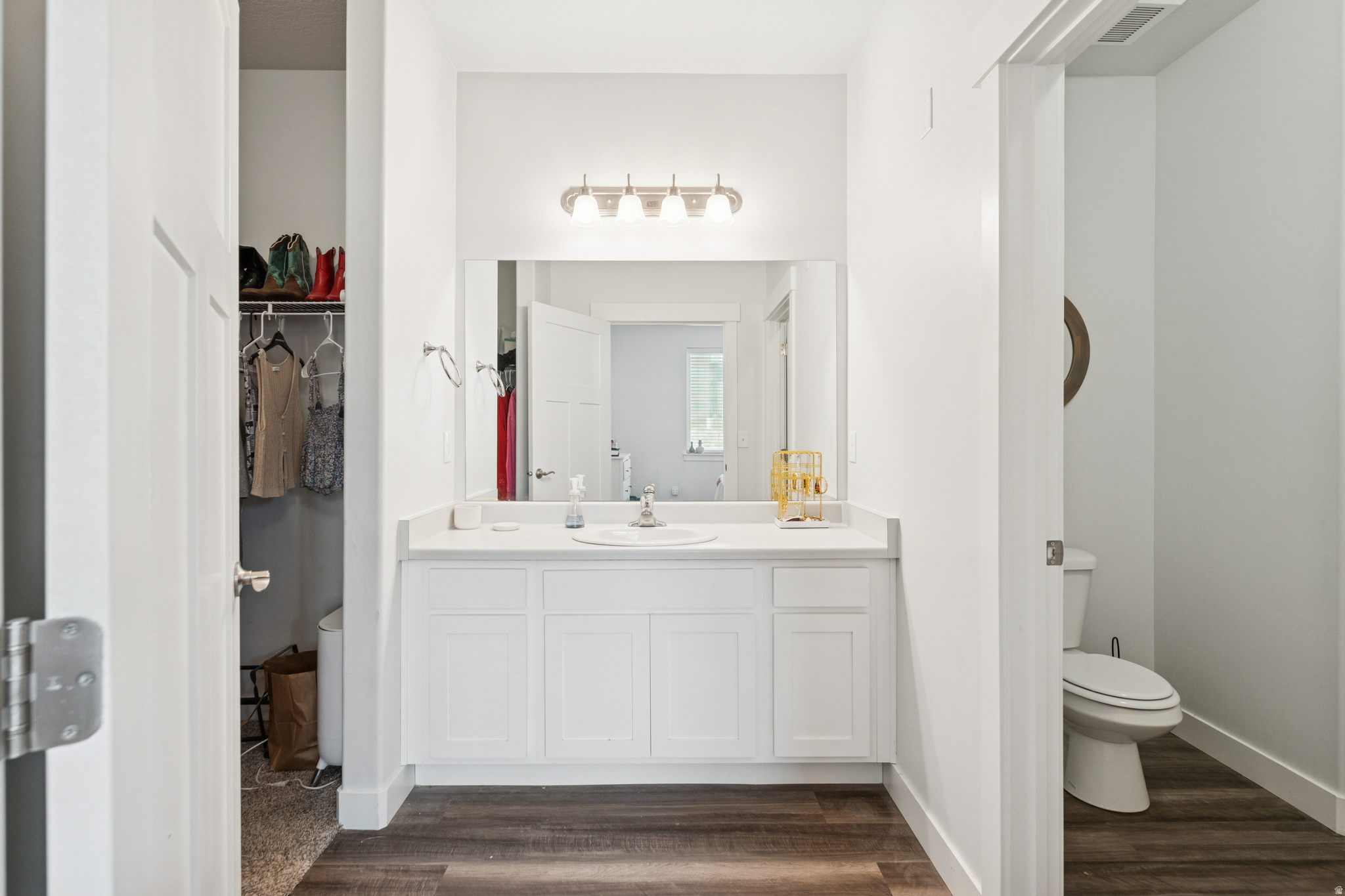 LAKE FRONT - Residential