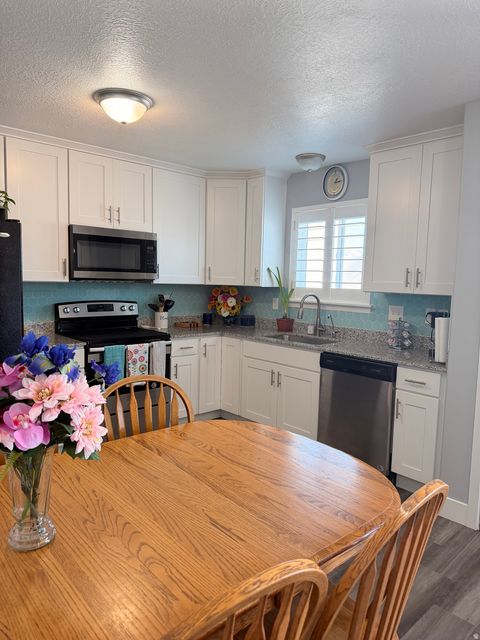 Condo For Sale - 694 W Ry Ln<br/> Tooele, UT 84074