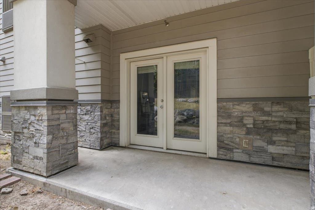 Photo of 1156 E 3300 S #115, Salt Lake City, UT 84106 (MLS # 2175719)