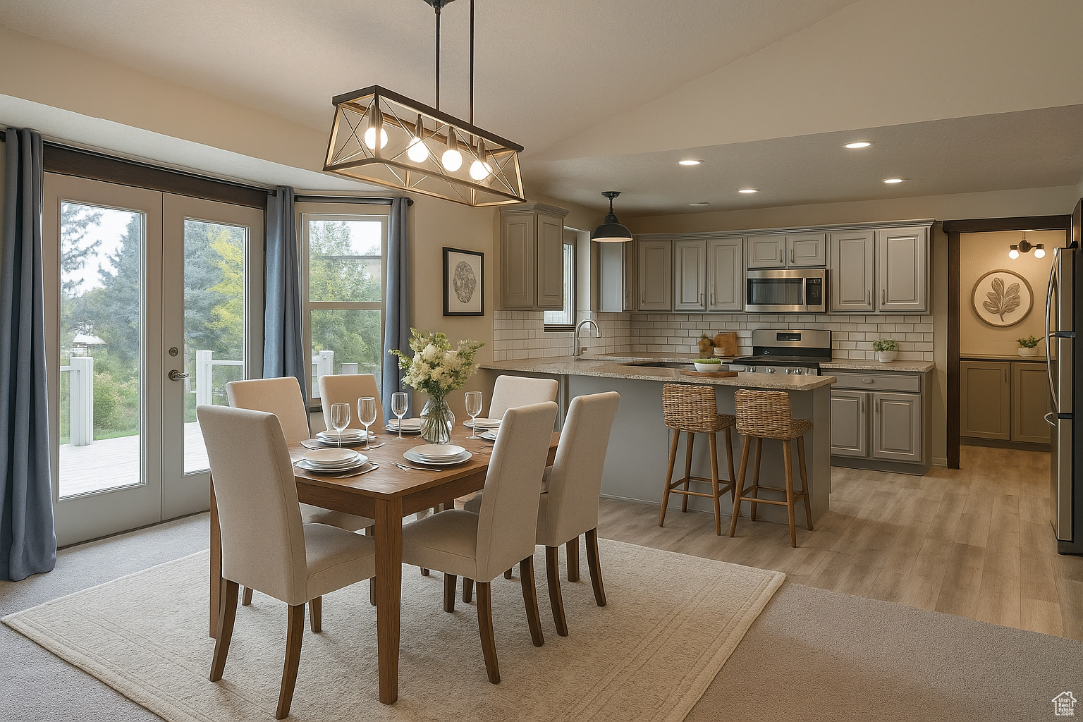 SOUTH HOLLOW - Residential