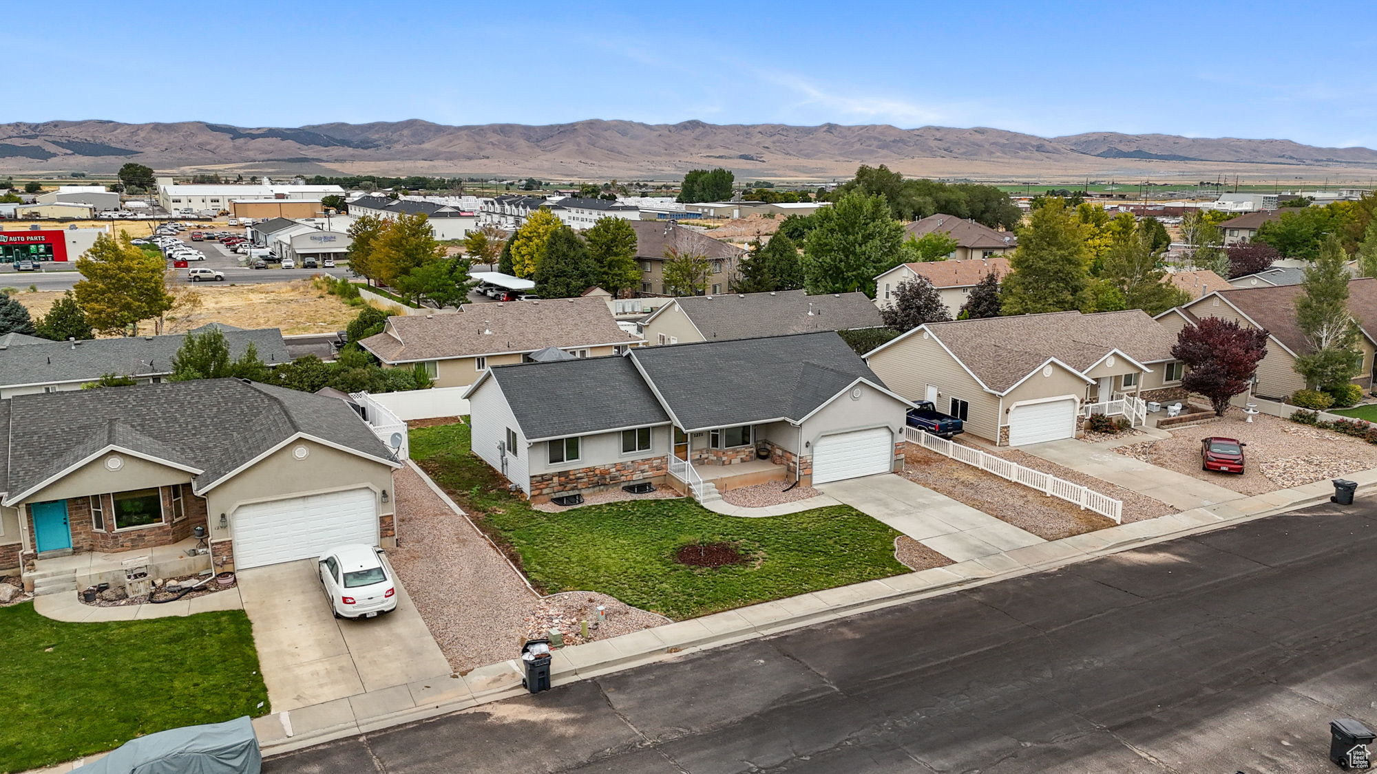 HUNTERS MEADOW SUBD - Residential
