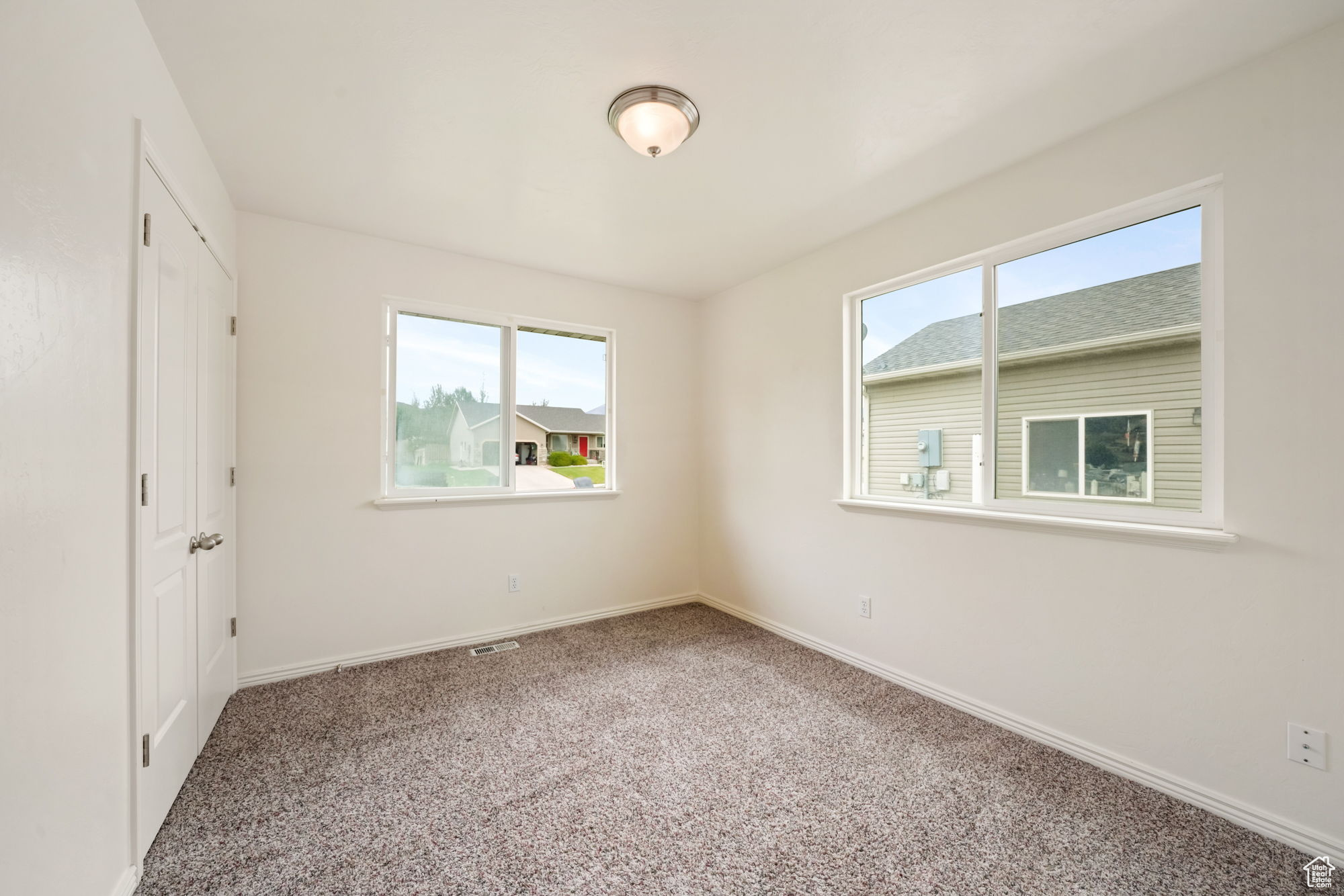 HUNTERS MEADOW SUBD - Residential