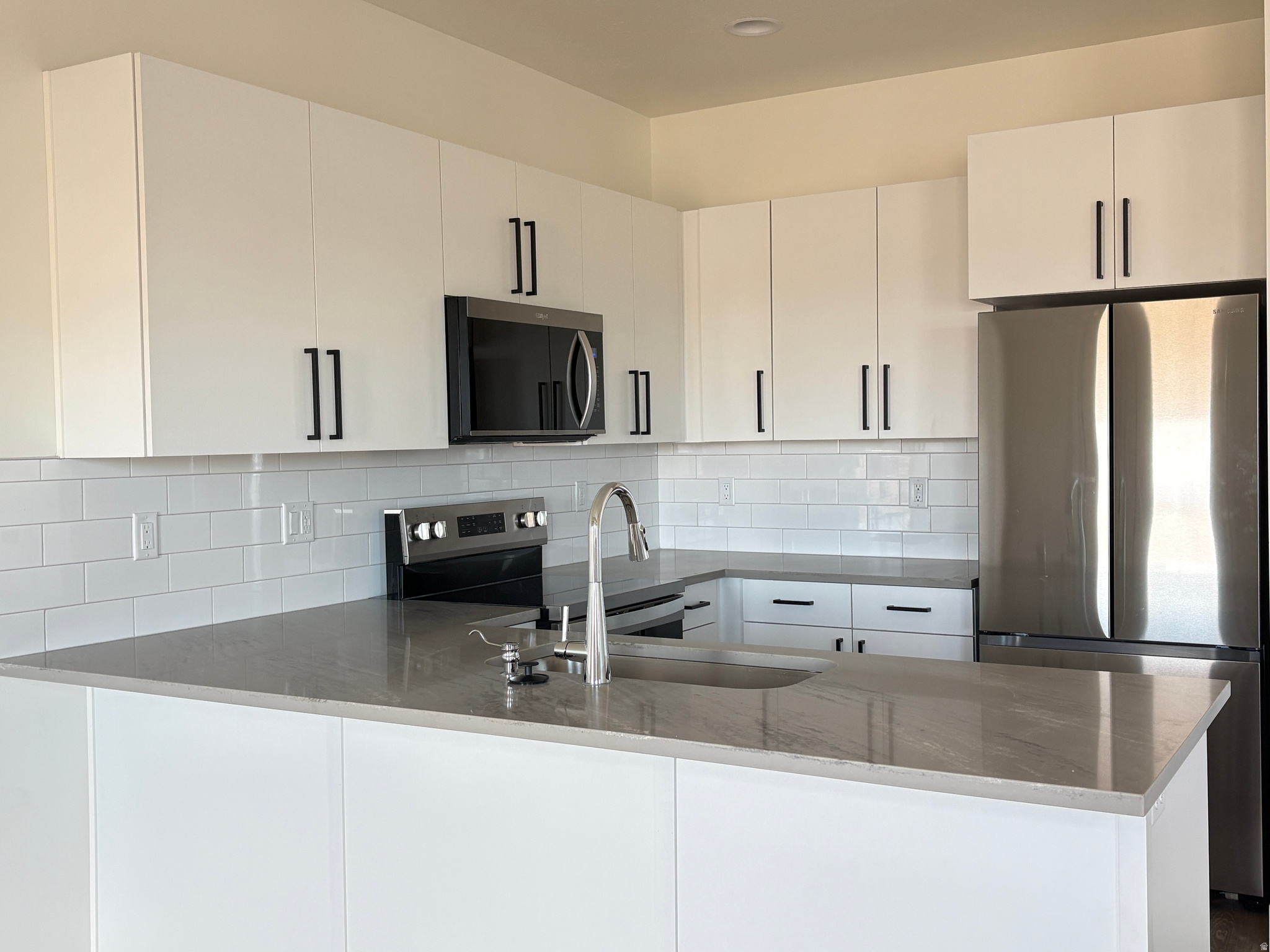 SALT GRASS - Residential