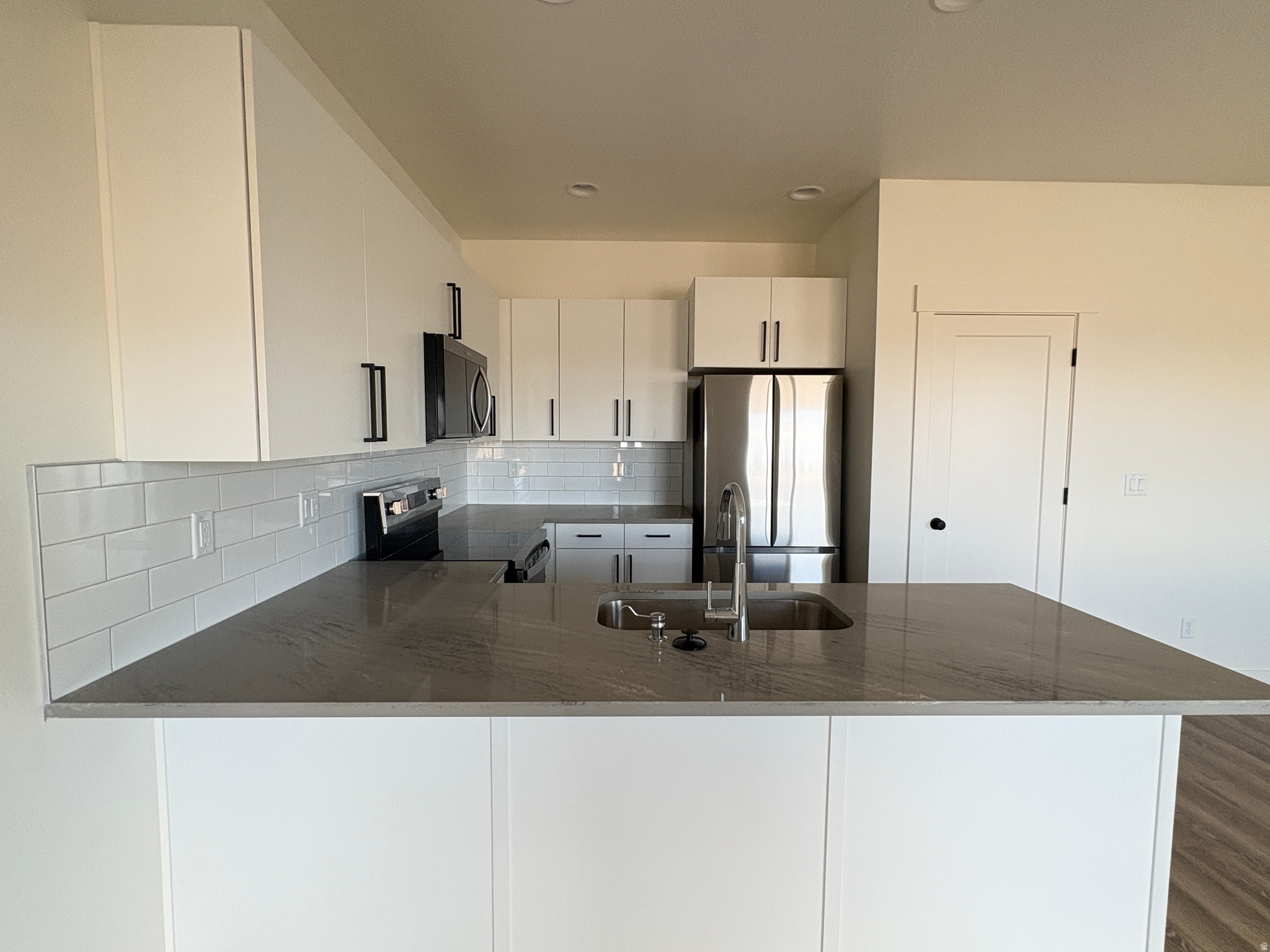 SALT GRASS - Residential