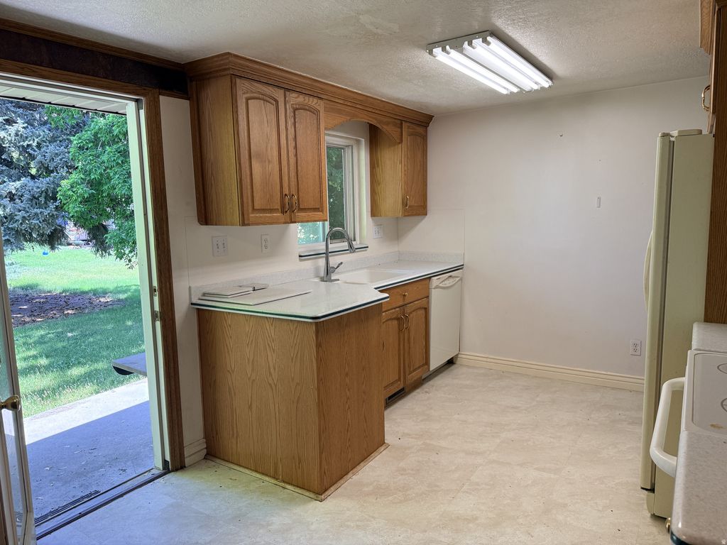 Photo of 379 E 400 N, Lindon, UT 84042 (MLS # 2162931)