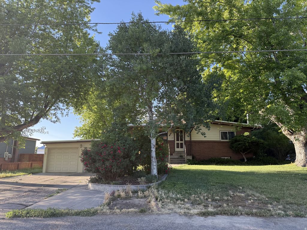 Photo of 379 E 400 N, Lindon, UT 84042 (MLS # 2162931)