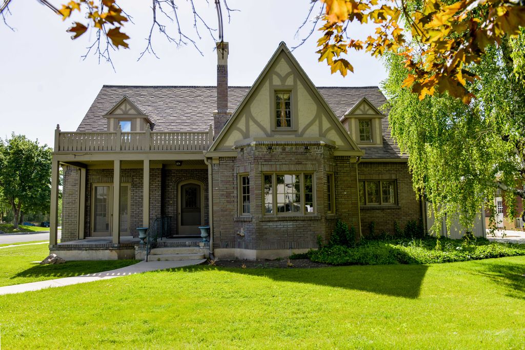 Photo of 109 N MAIN ST, Springville, UT 84663 (MLS # 2143592)