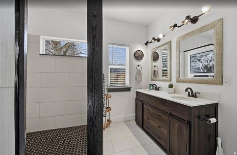 Tiny photo for 711 E 400 N, Springville, UT 84663 (MLS # 2135907)