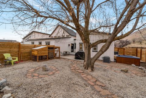 Tiny photo for 711 E 400 N, Springville, UT 84663 (MLS # 2135907)