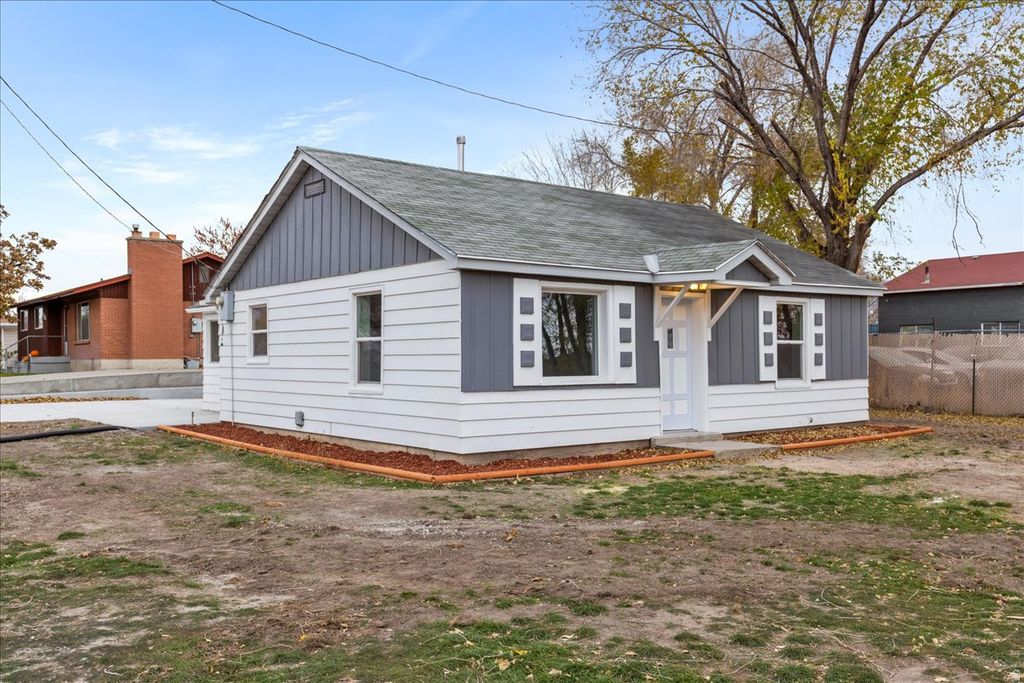 Photo of 40 E MAIN ST, Grantsville, UT 84029 (MLS # 2123171)