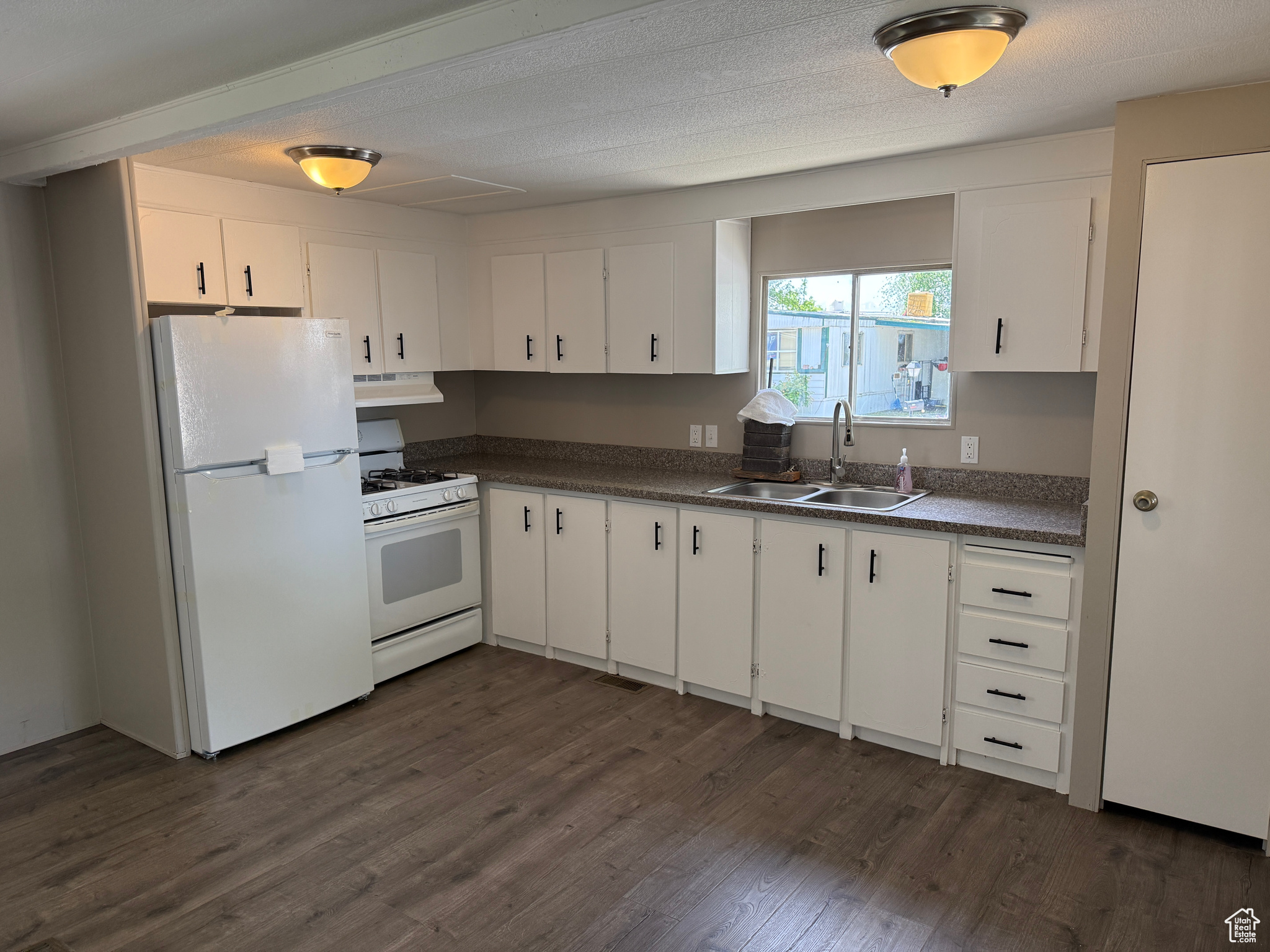 AMERICAN HERITAGE RETIREMENT COMMUNITY - Residential