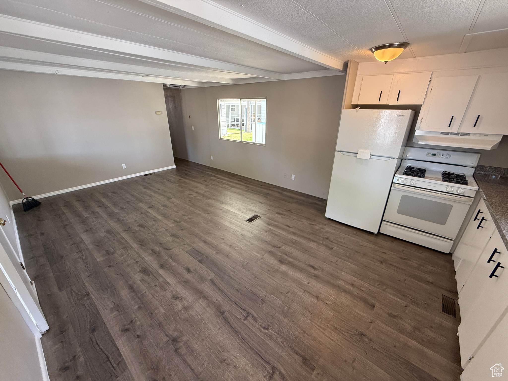 AMERICAN HERITAGE RETIREMENT COMMUNITY - Residential