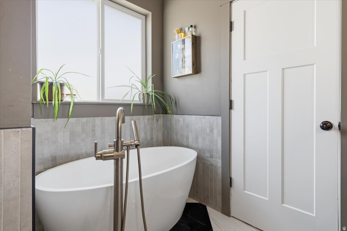 KIRKLAND HEIGHTS SUB - Residential