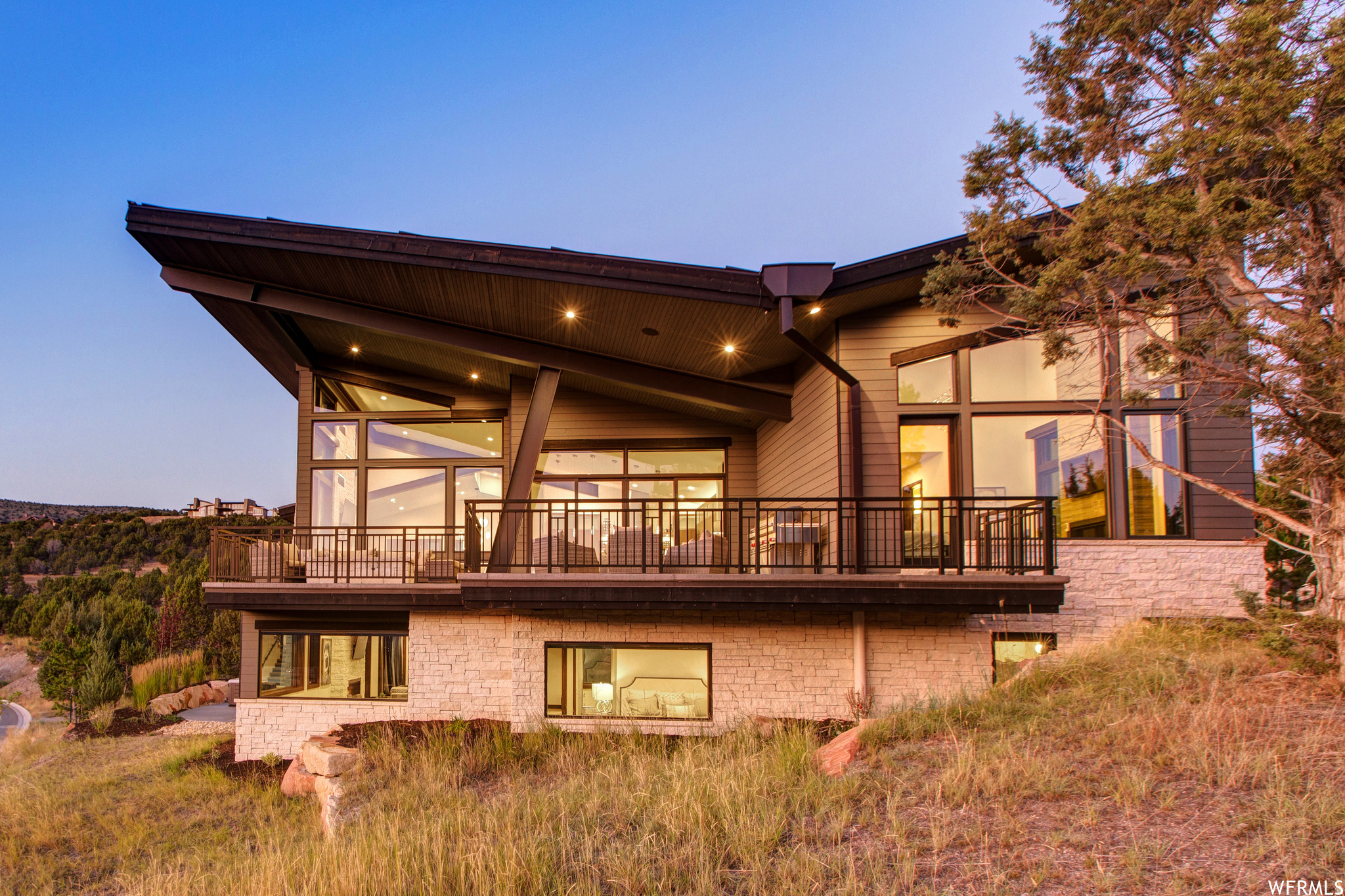 RED LEDGES - Residential Lease
