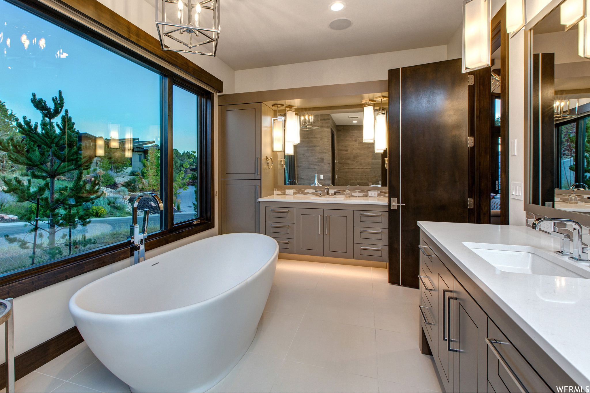 RED LEDGES - Residential Lease