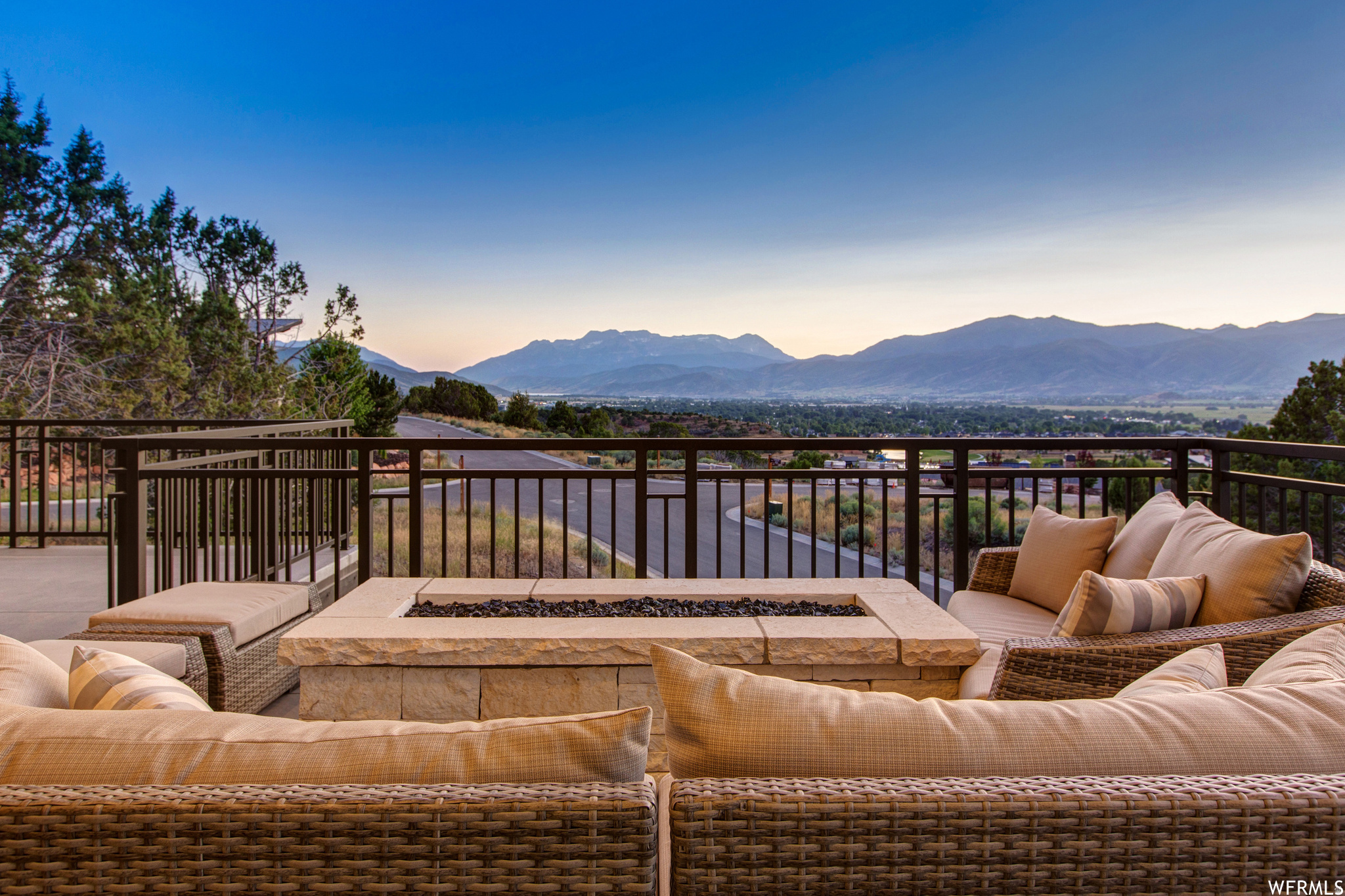 RED LEDGES - Residential Lease