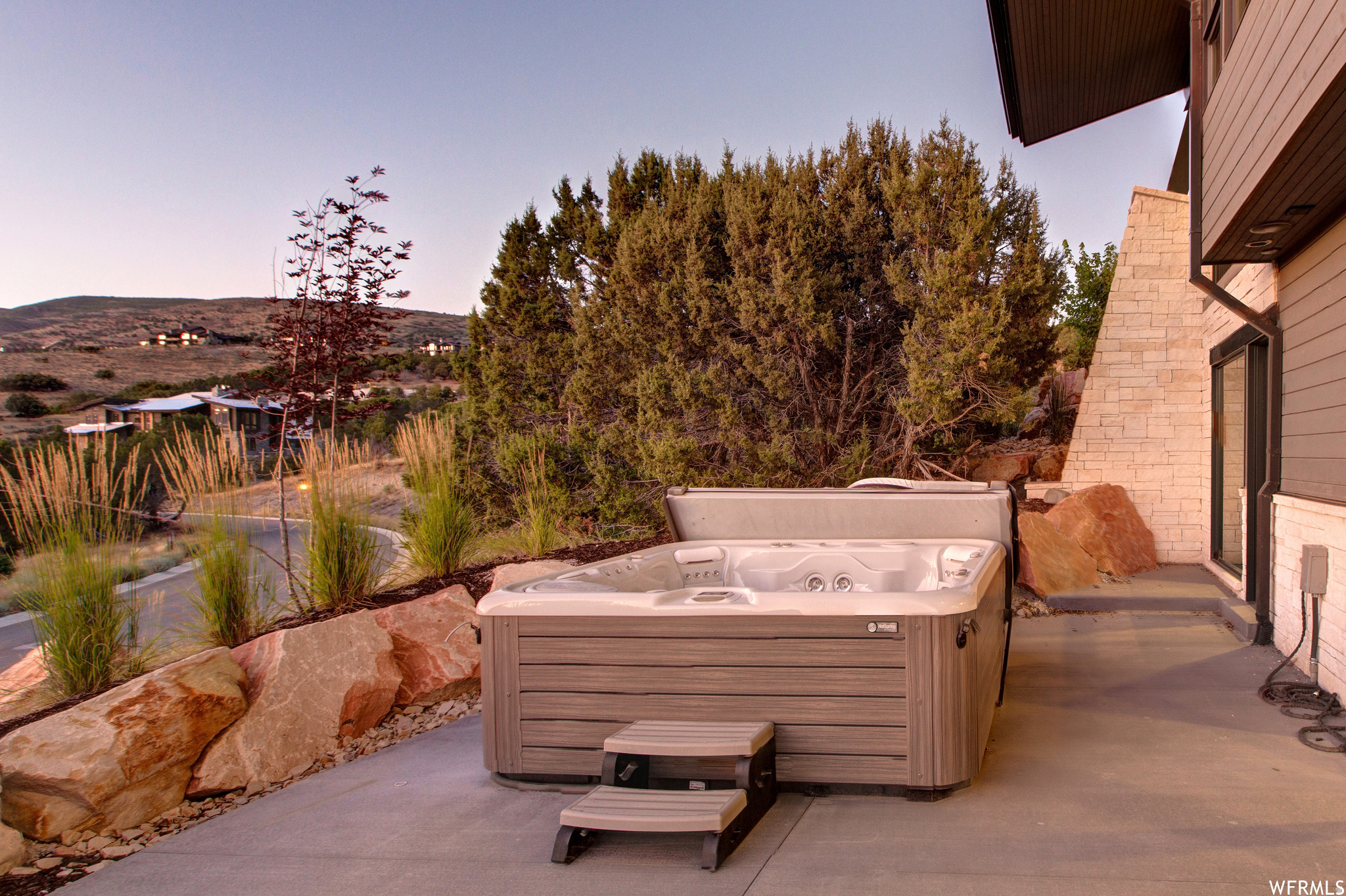 RED LEDGES - Residential Lease