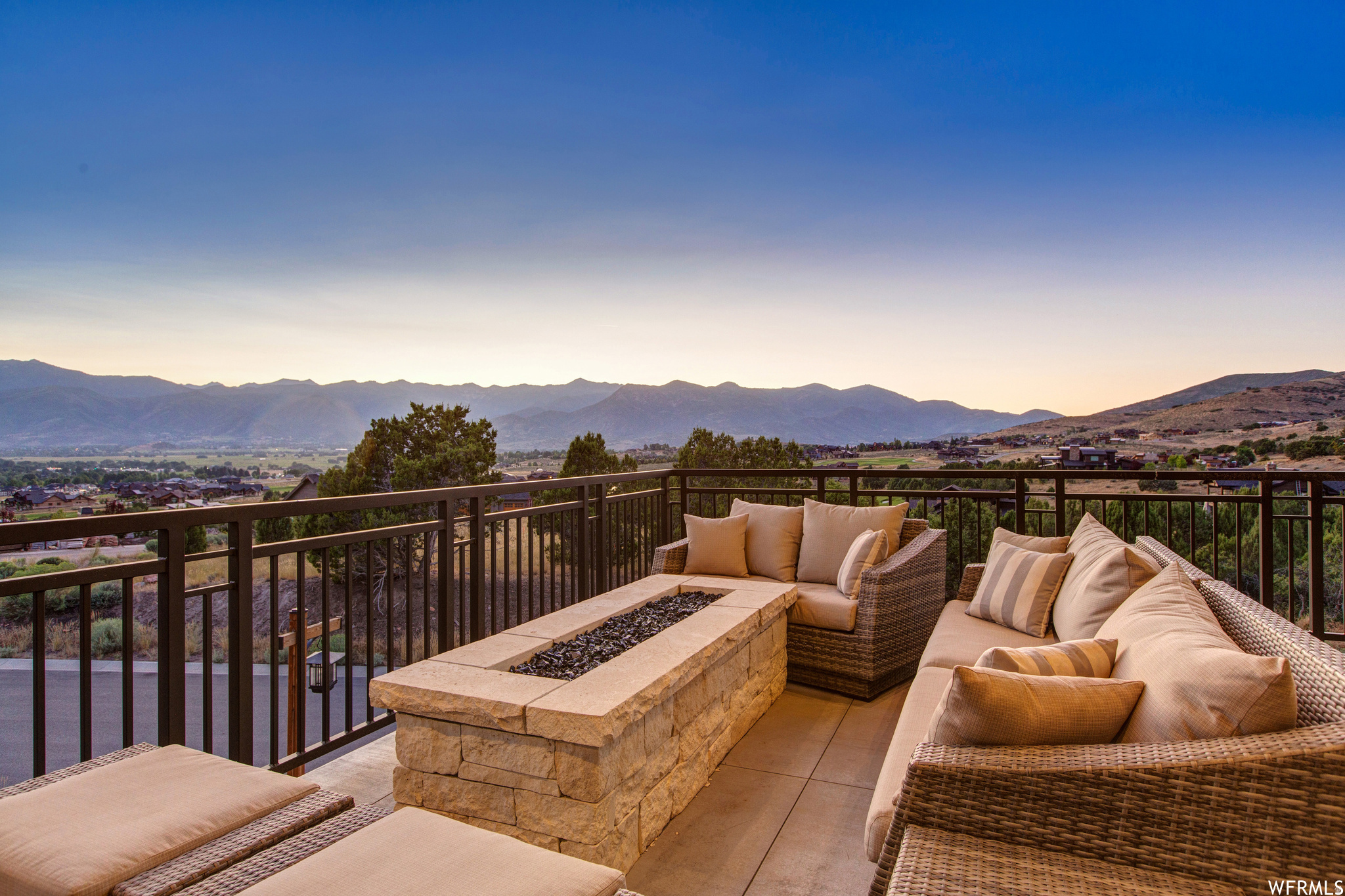 RED LEDGES - Residential Lease