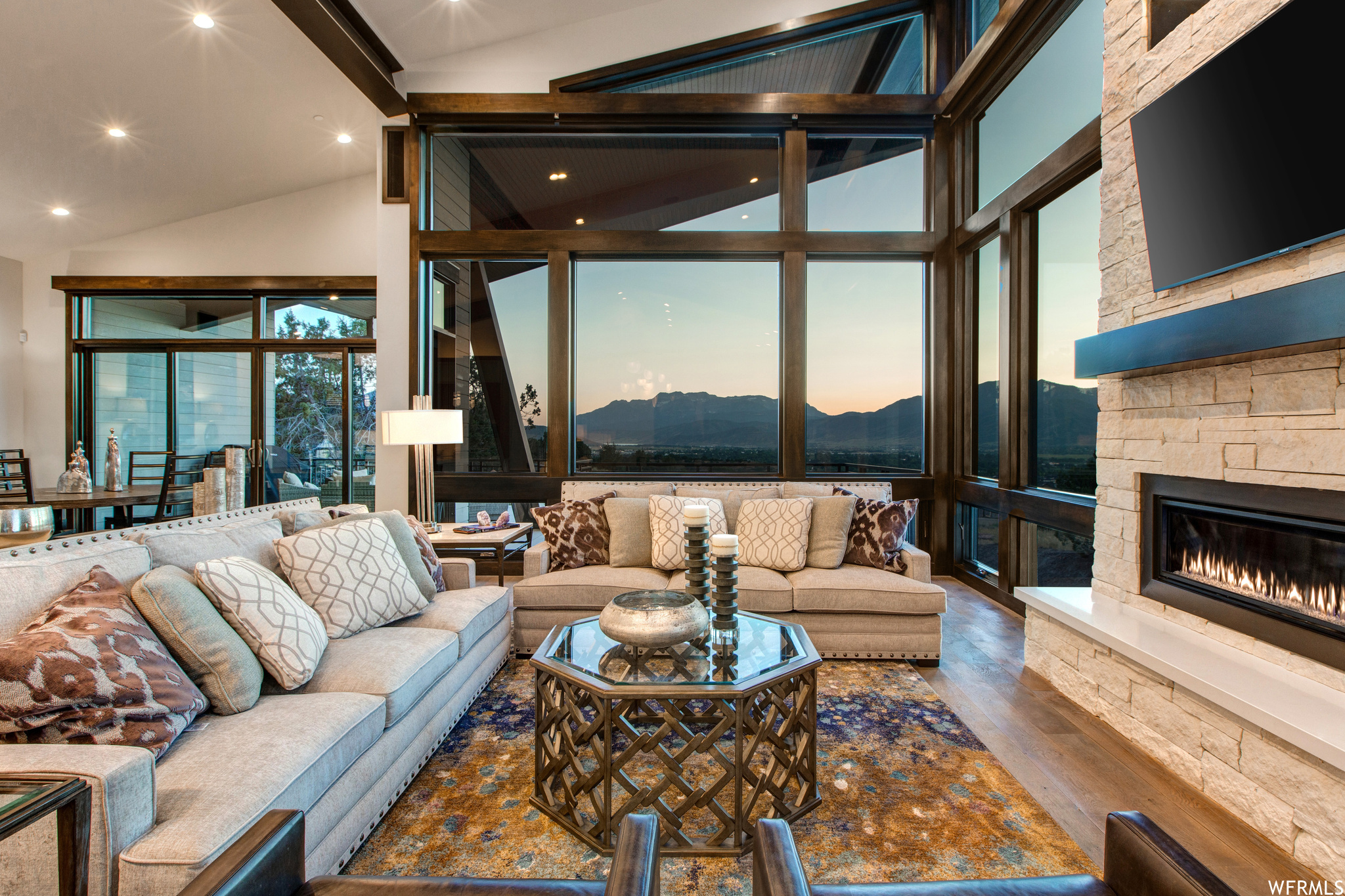 RED LEDGES - Residential Lease