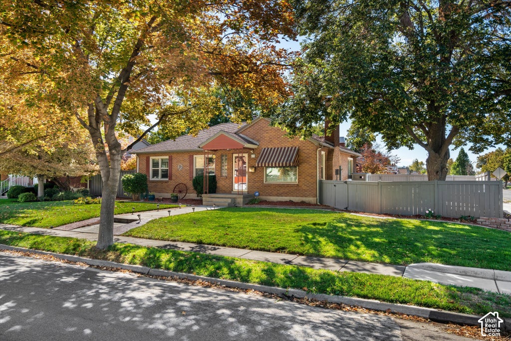 Photo of 121 W GARDEN VIEW DR. Dr, Midvale, UT 84047 (MLS # 2188998)