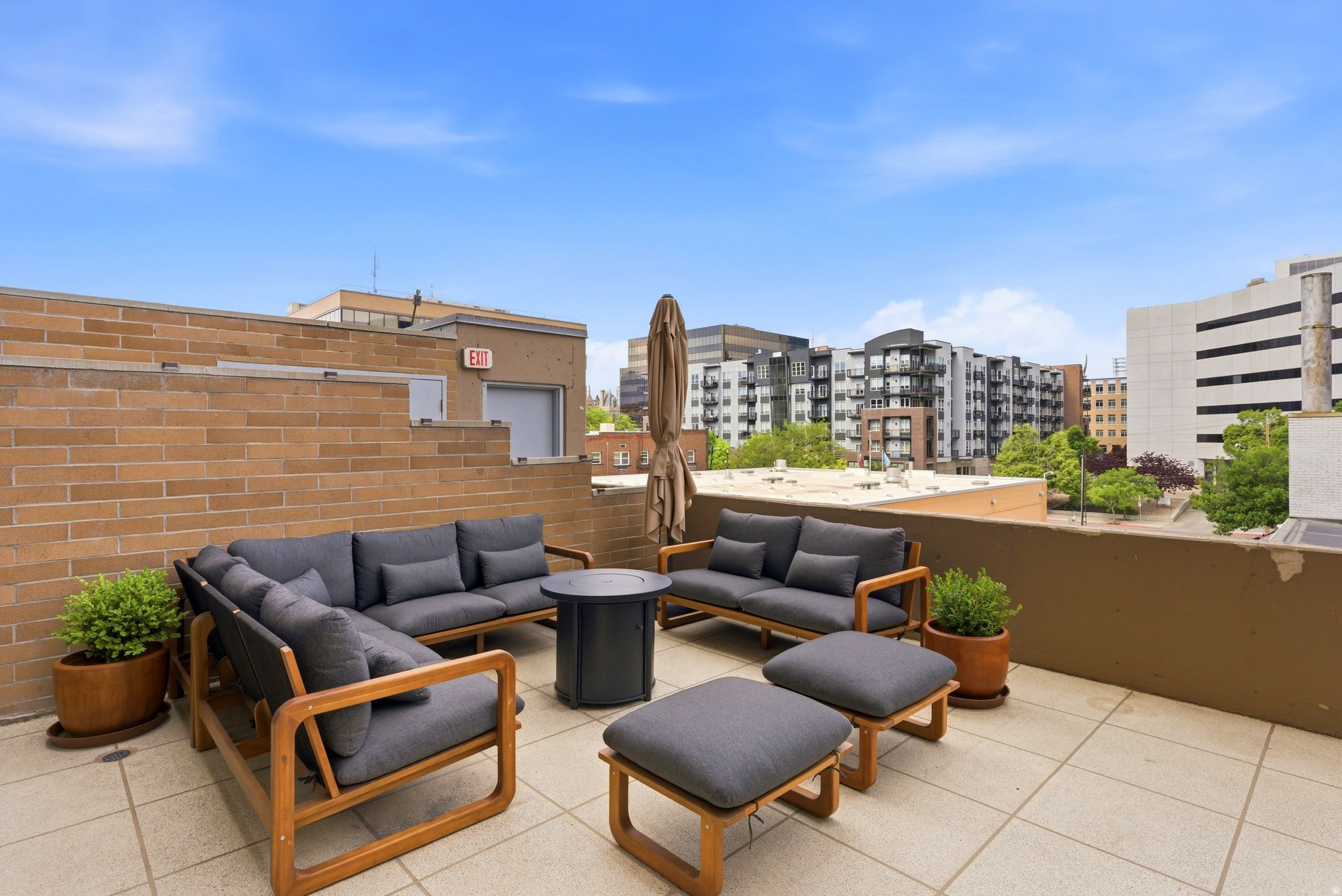 BROADWAY TOWER CONDO - Residential