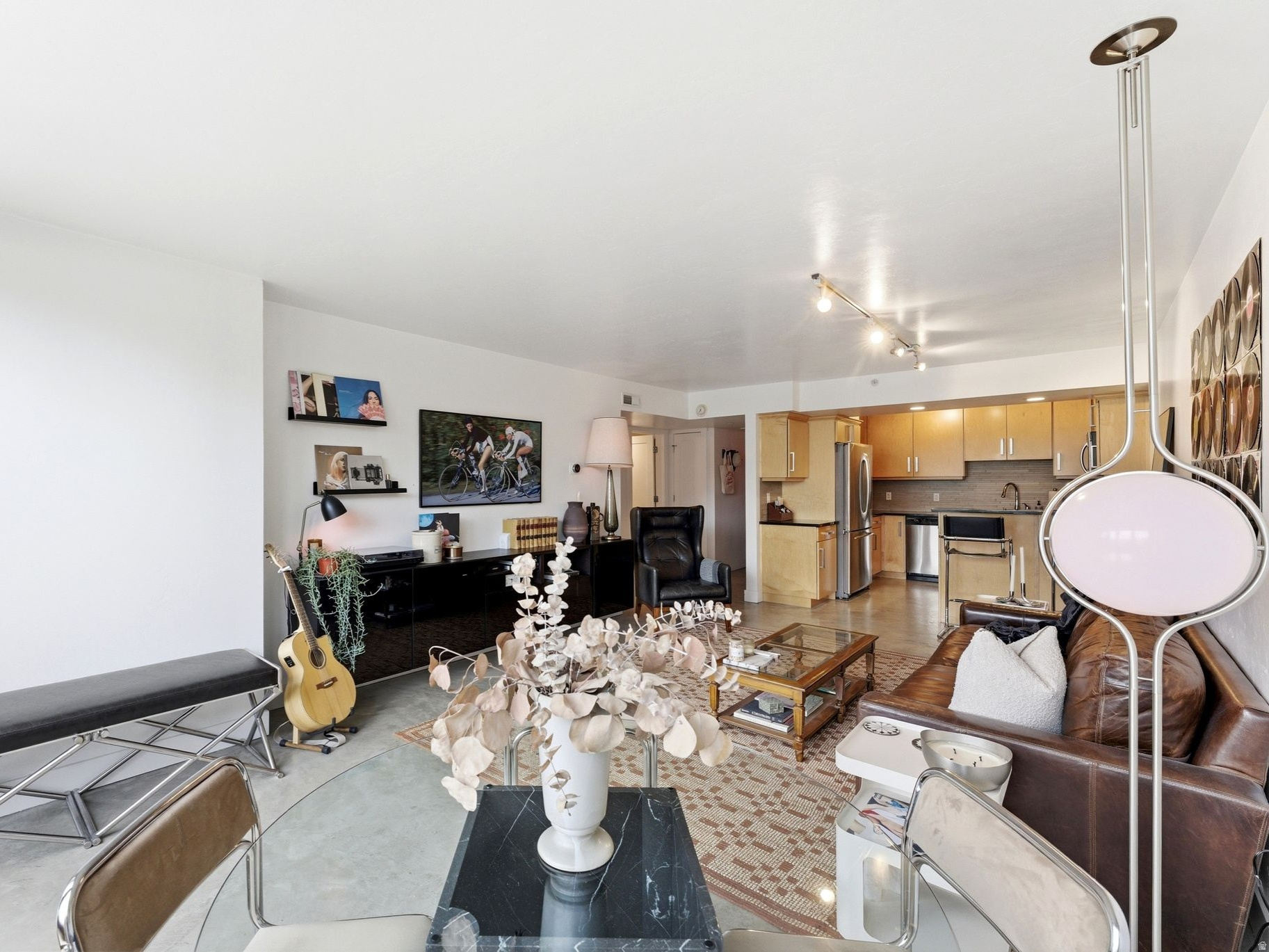BROADWAY TOWER CONDO - Residential