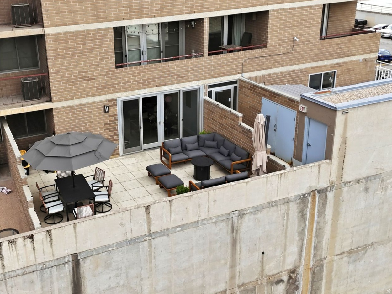 BROADWAY TOWER CONDO - Residential