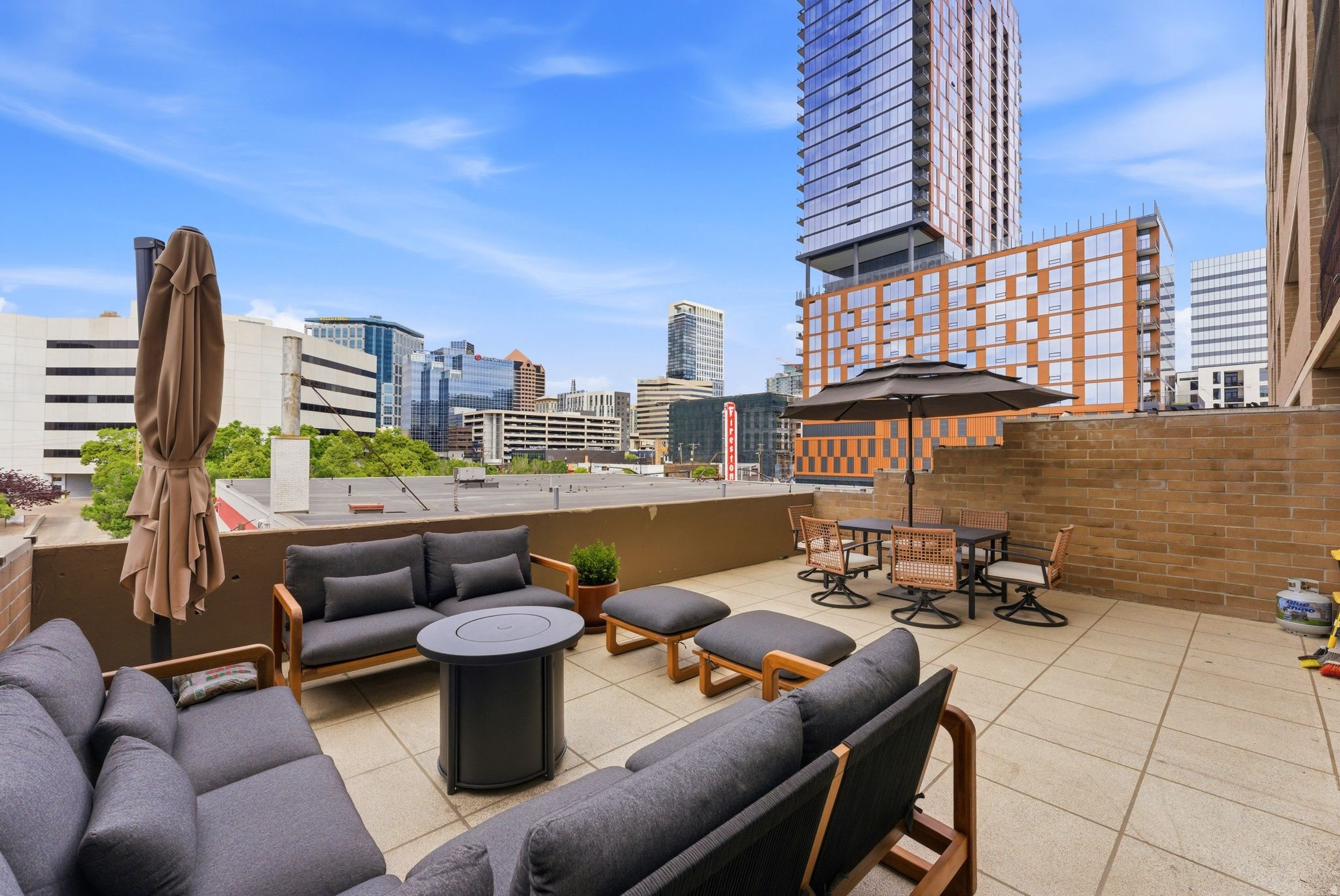BROADWAY TOWER CONDO - Residential