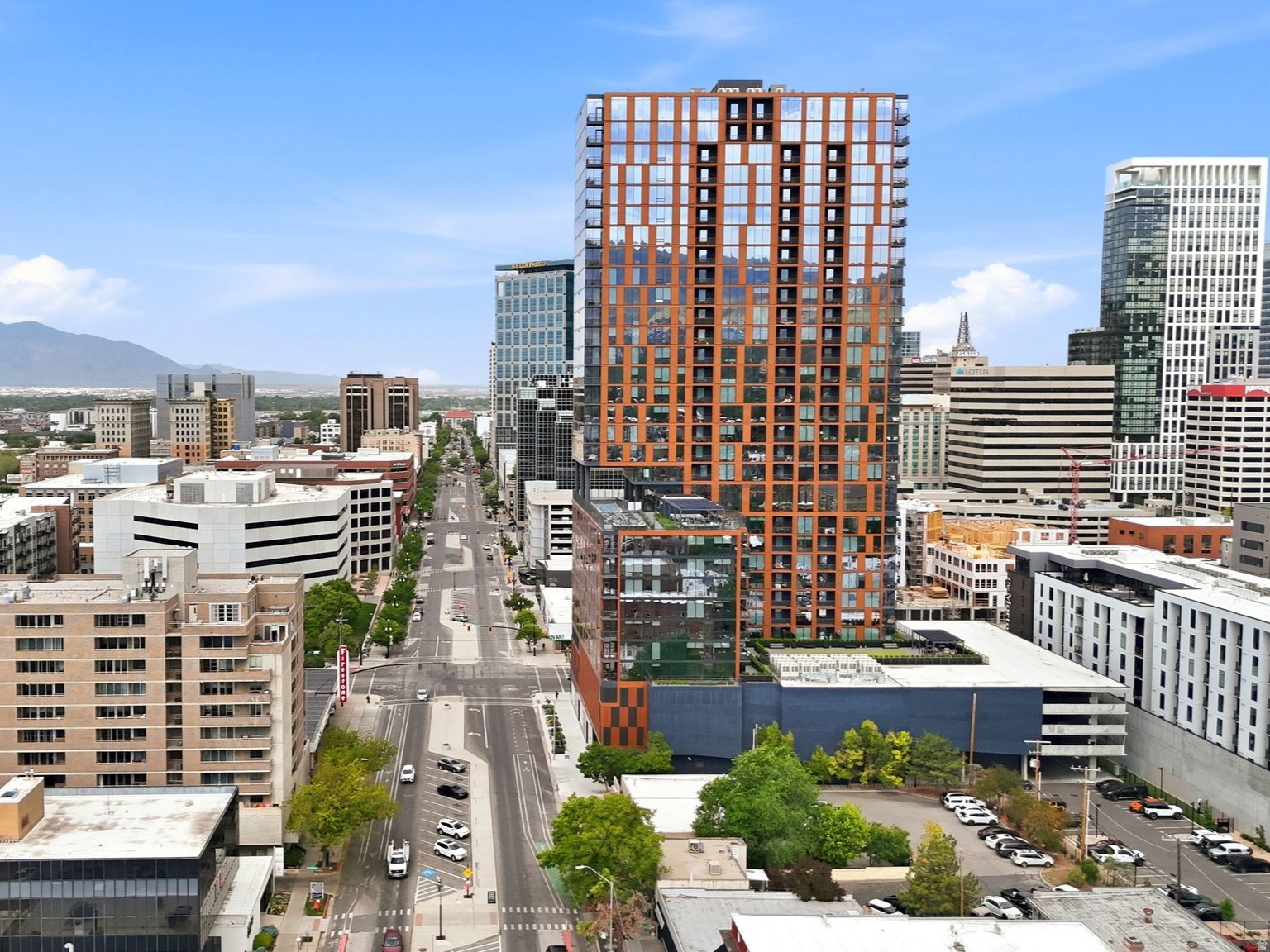 BROADWAY TOWER CONDO - Residential