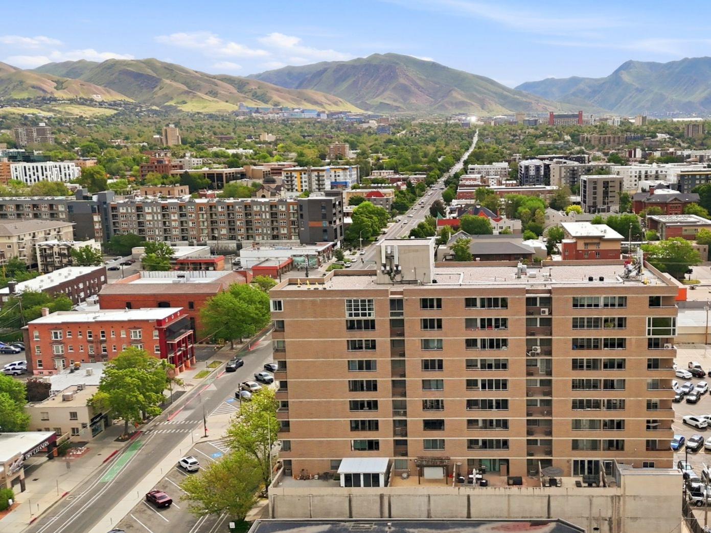BROADWAY TOWER CONDO - Residential