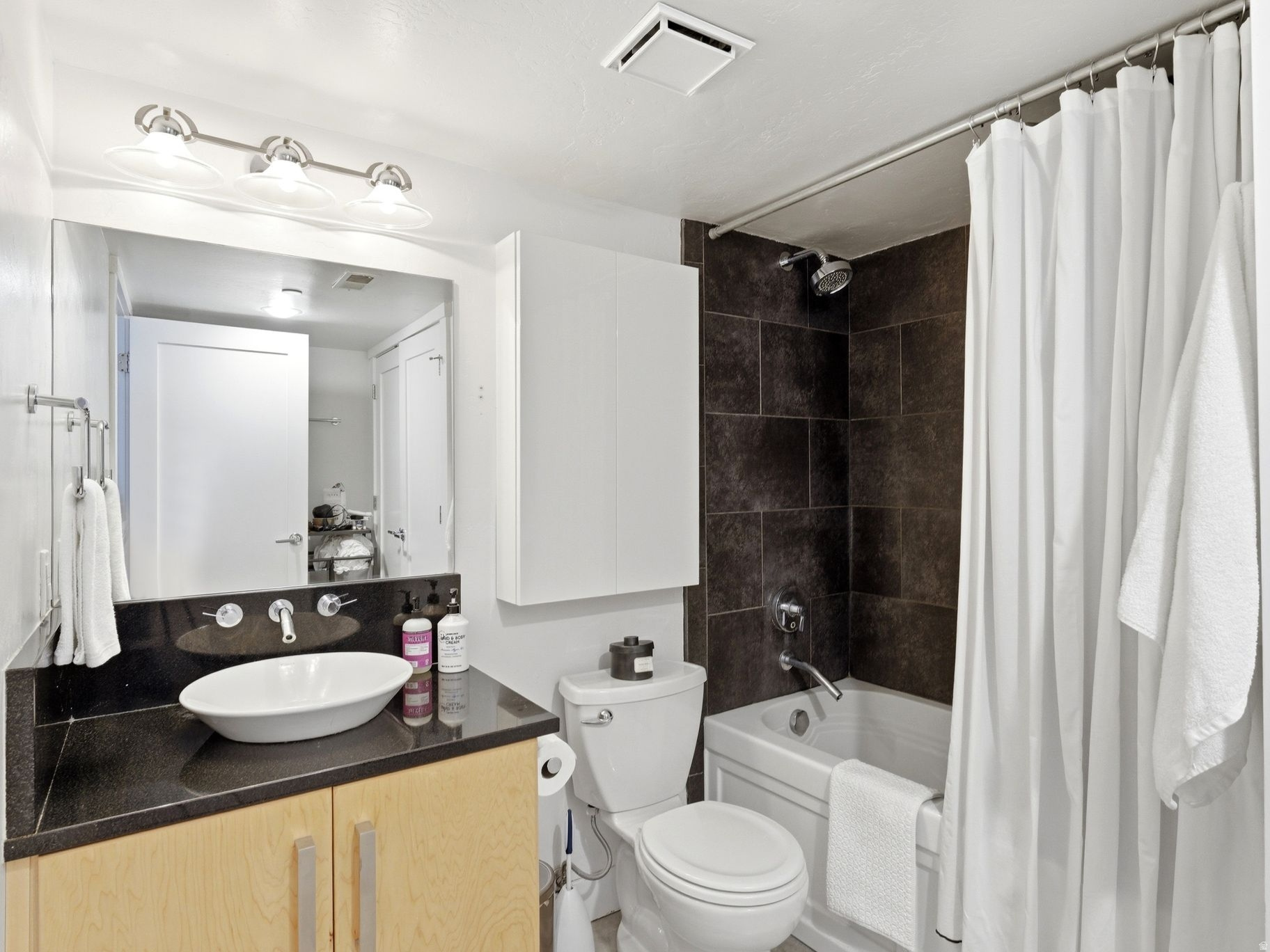 BROADWAY TOWER CONDO - Residential