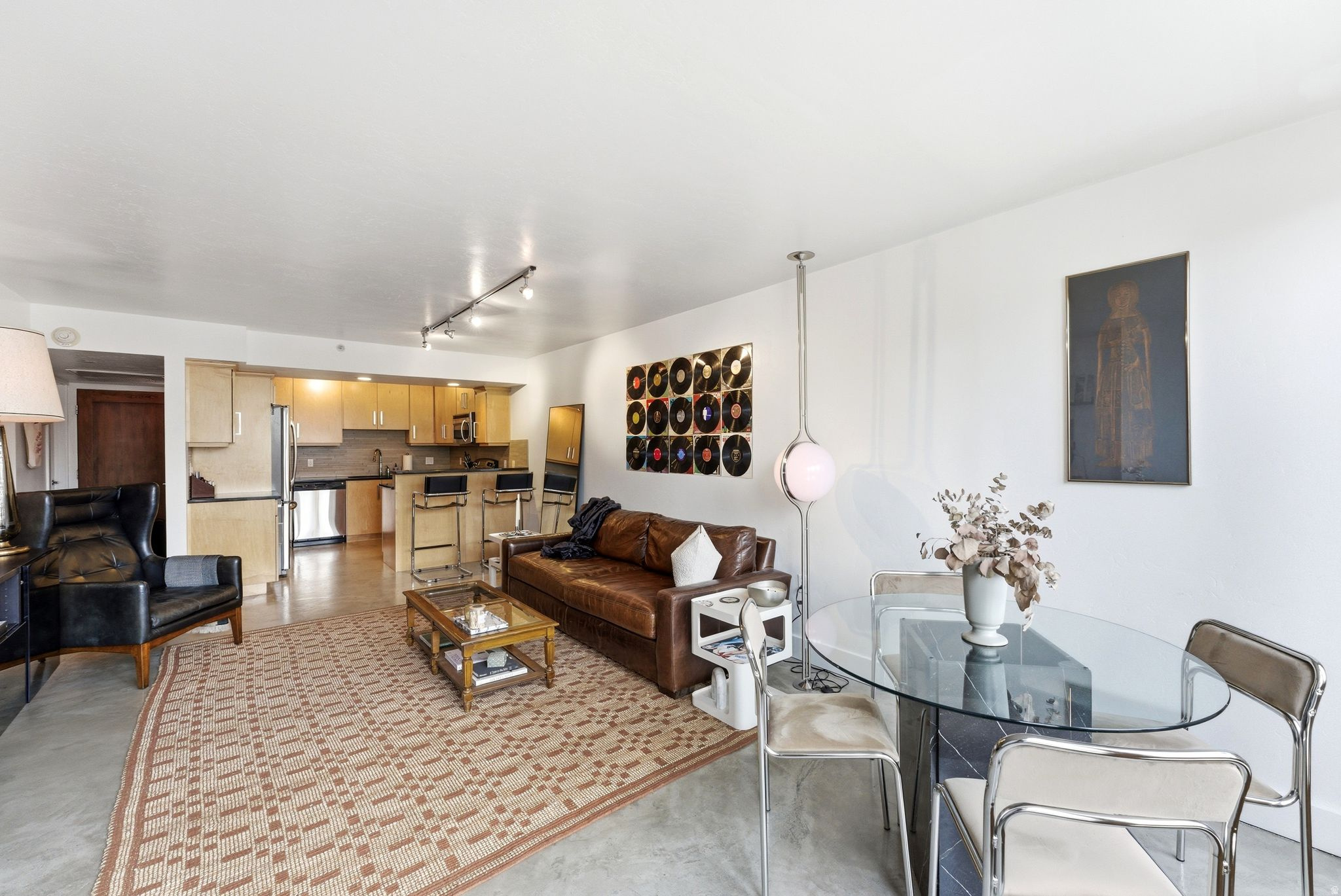 BROADWAY TOWER CONDO - Residential